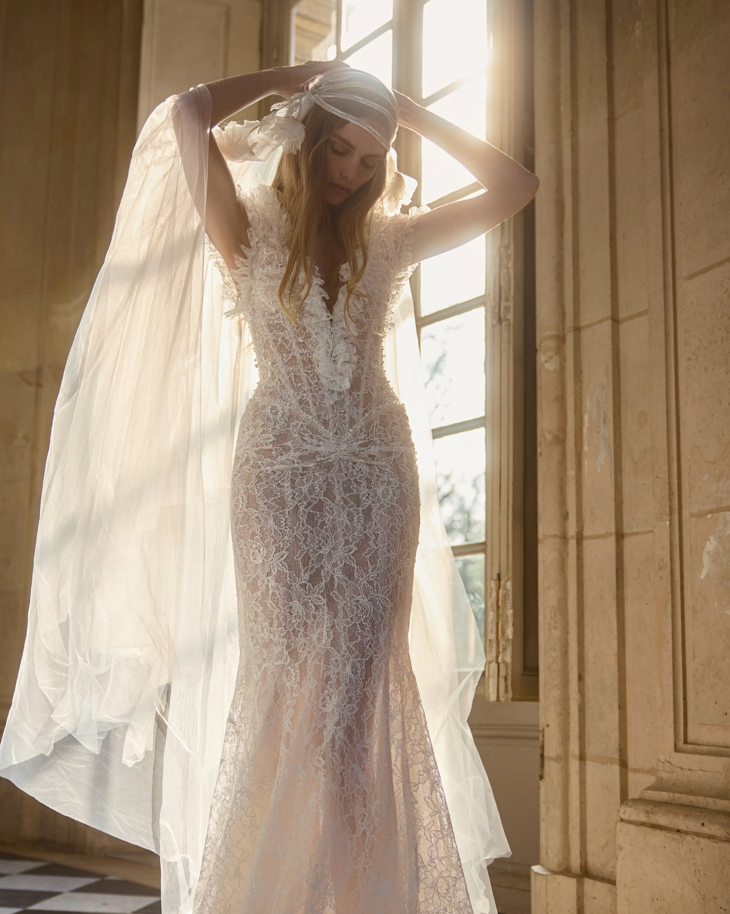 The dress of your dreams is waiting for you! 🤍Fall in Love with RAFFAELLA by Netta Benshabu.

Say yes to the dress!&hellip; Book Now! ✨ #kinsleycouturebridal #california #bride