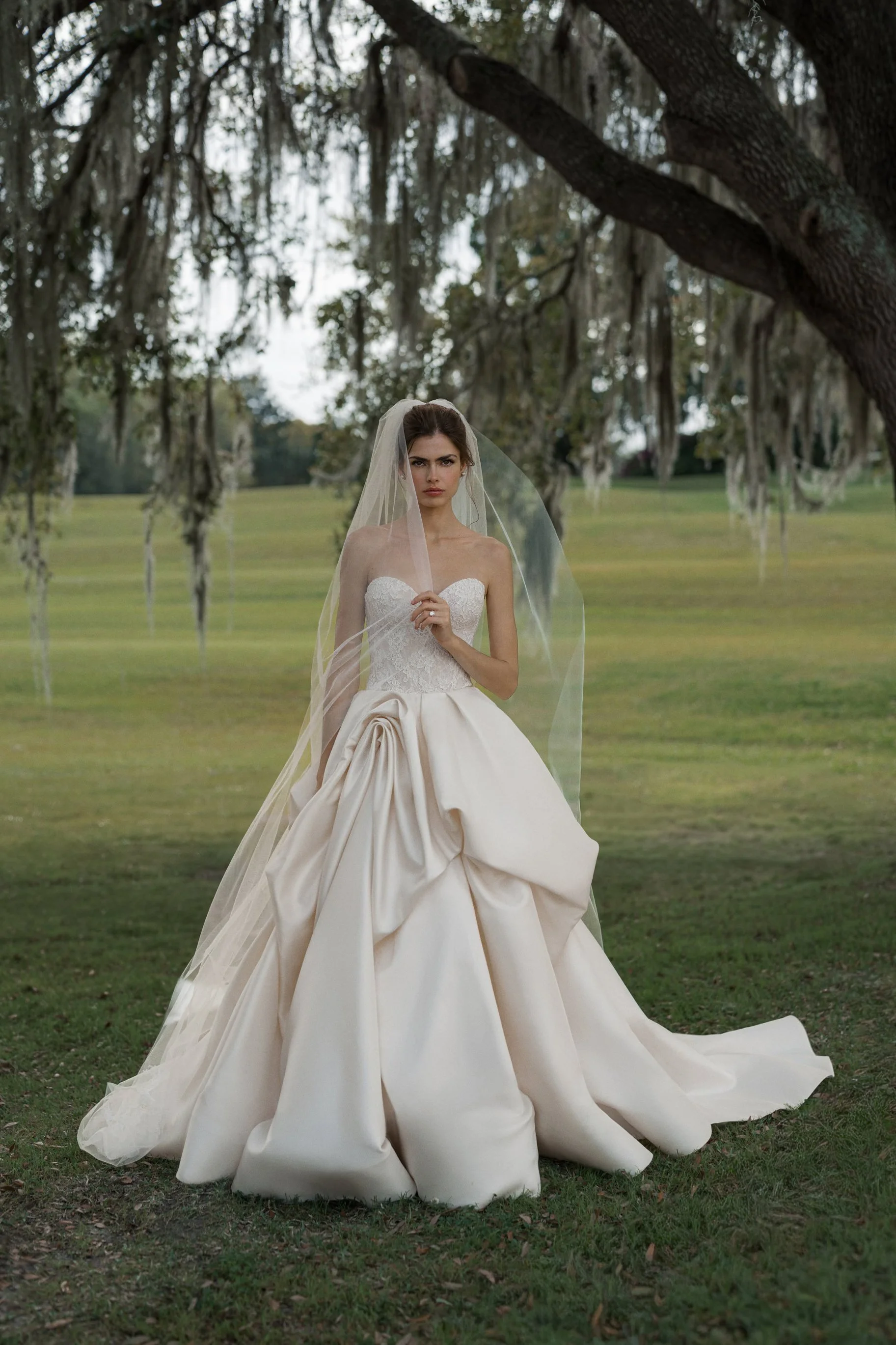 wentworth-anne-barge-wedding-dress-19_AC.jpg