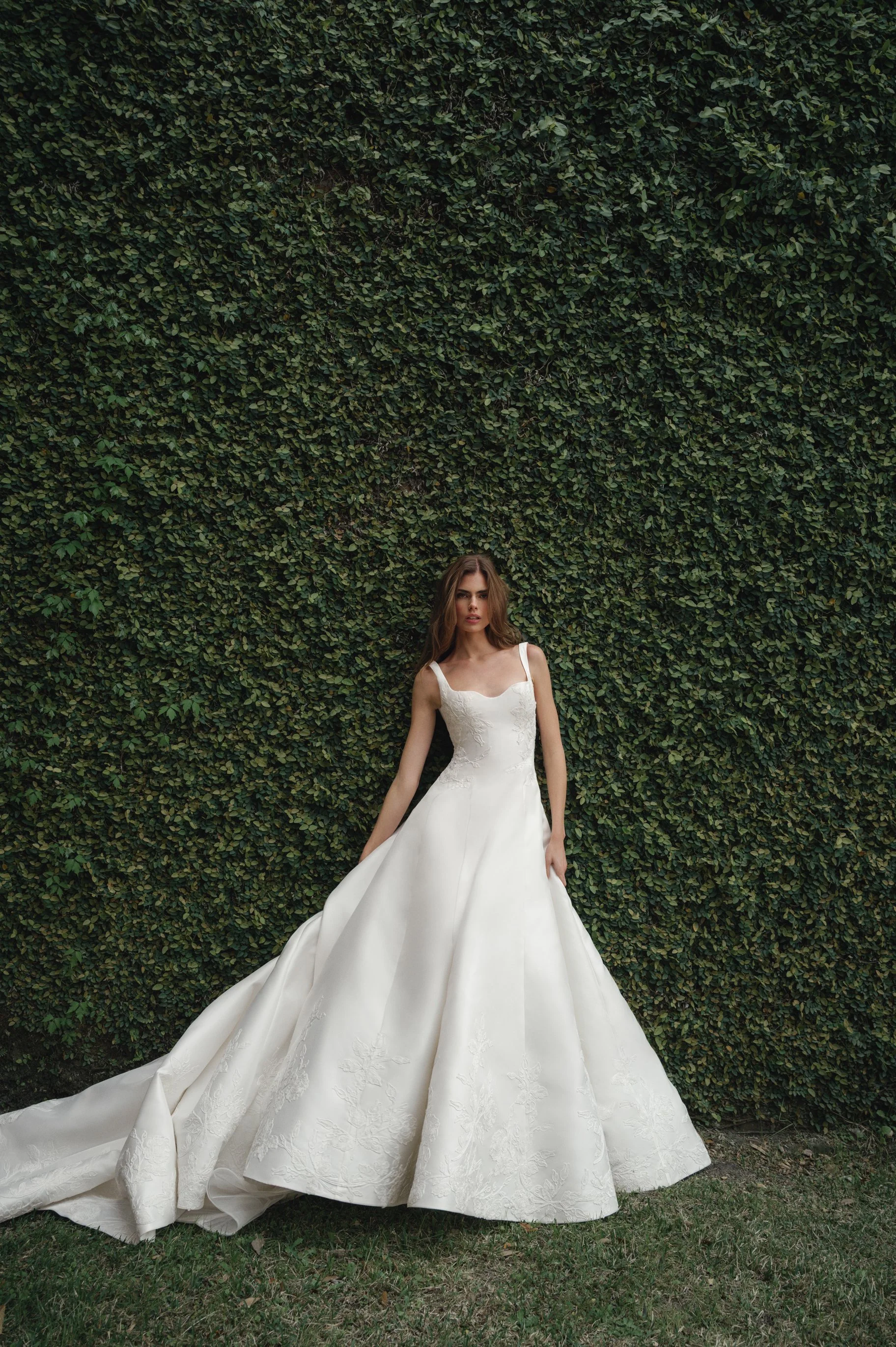 king-anne-barge-wedding-dress-3 (1).jpg