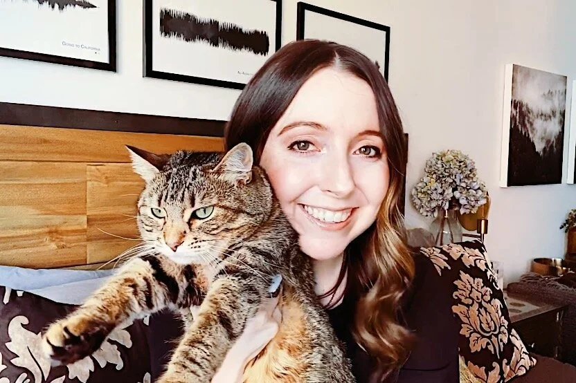 Spending the Holidays Alone in Your Small Apartment? Cozy Up With Me!