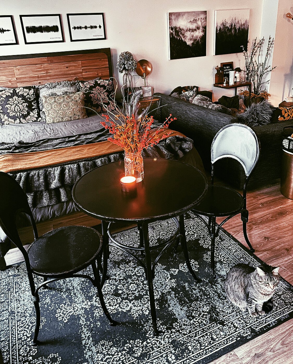 How to Have a Romantic Dinner Date in a Studio Apartment