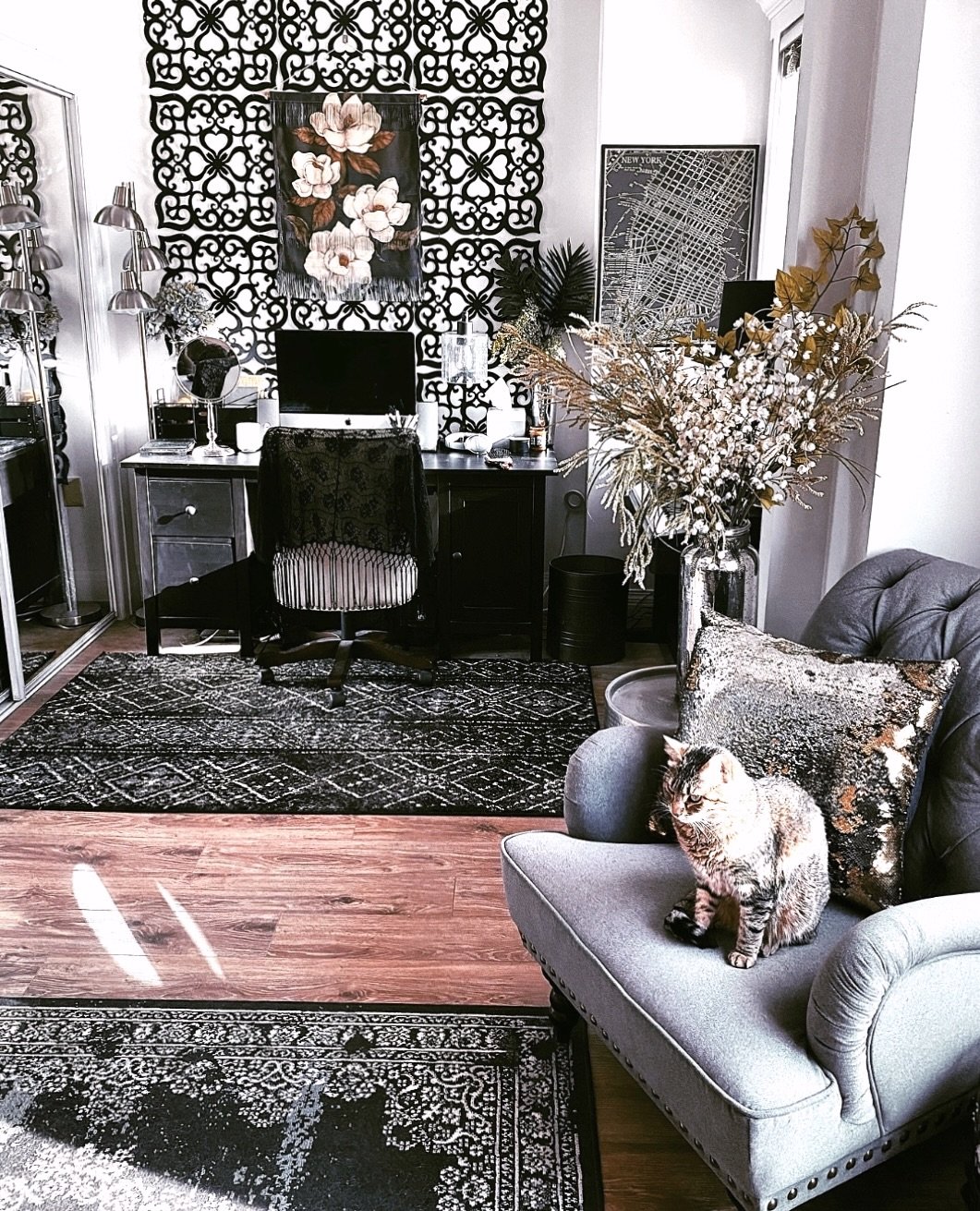 Maximalist Decor Tips for Your Small Apartment Bedroom  11.jpeg