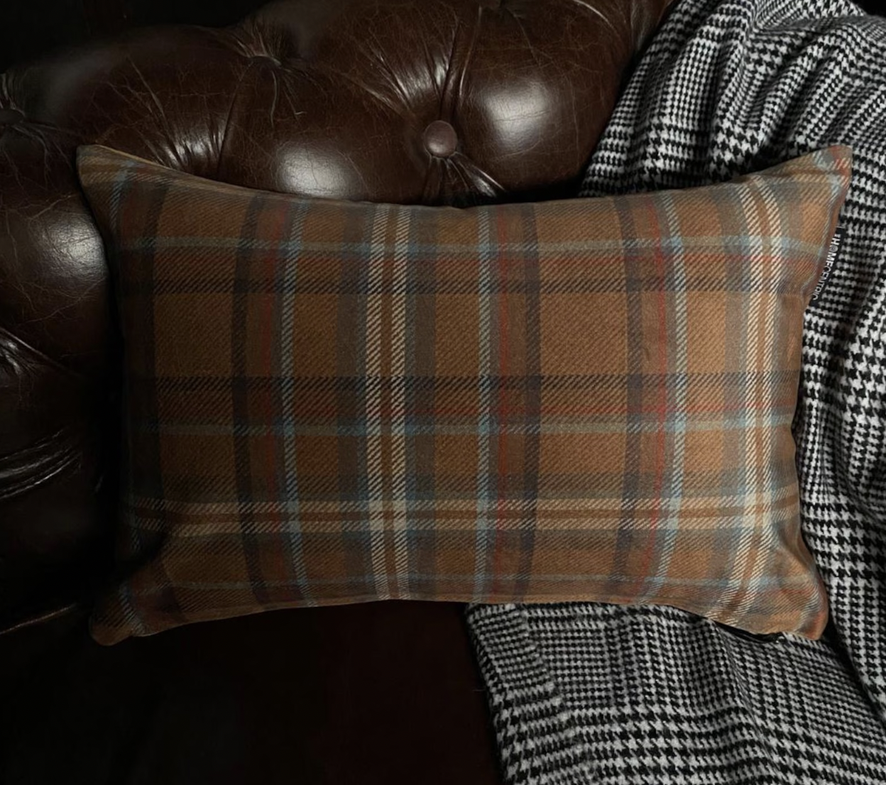 outlander aesthetic - decor 2.png