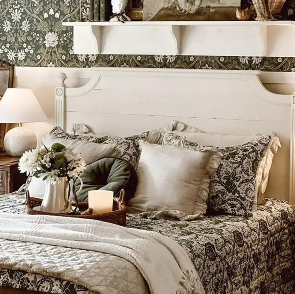 nancy meyers aesthetic decor - bed 4.png