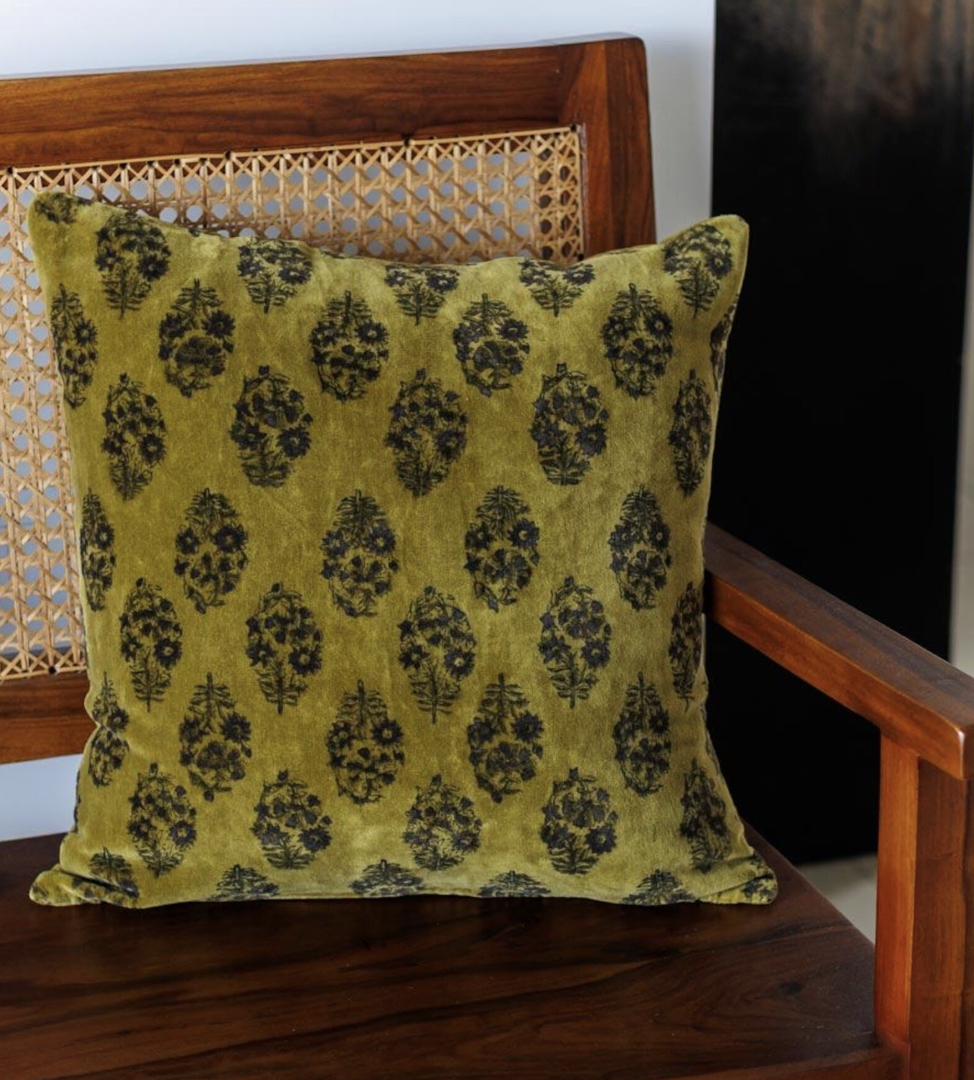 green academia bedroom decor - accent 9.png