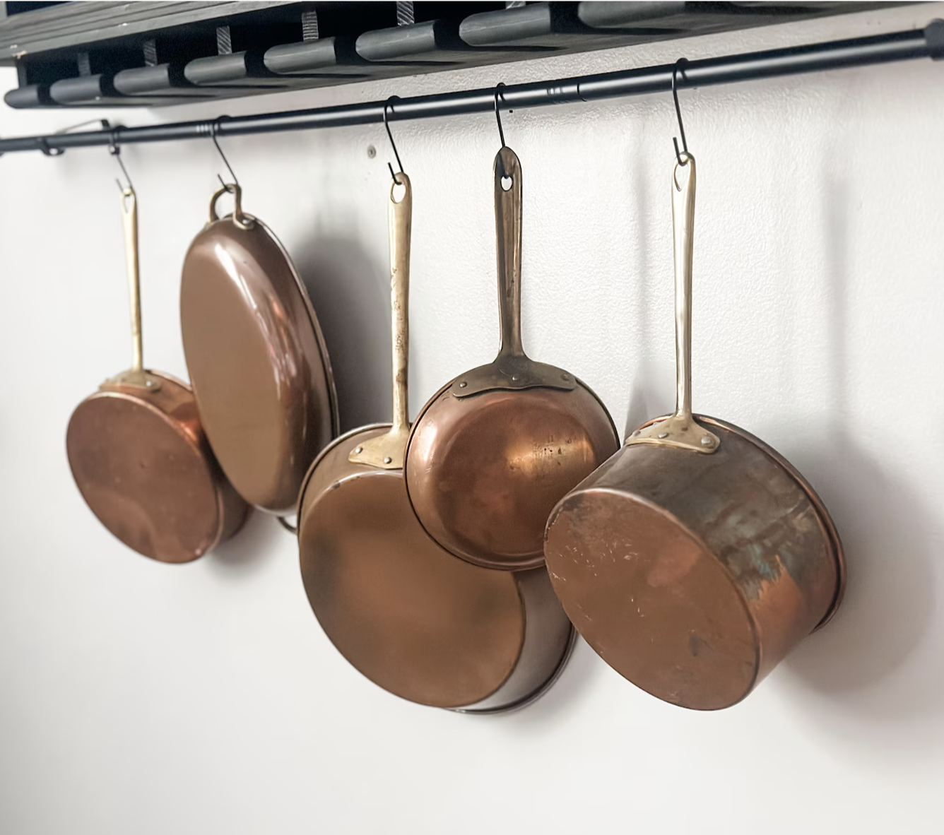 practical magic home decor - kitchen 8.png