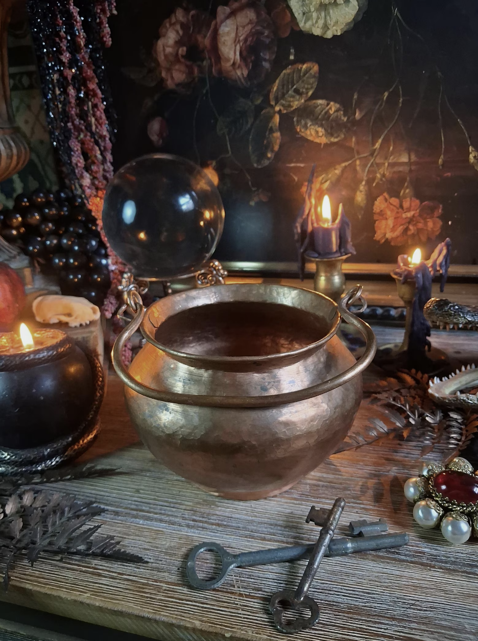 practical magic home decor - kitchen 9.png