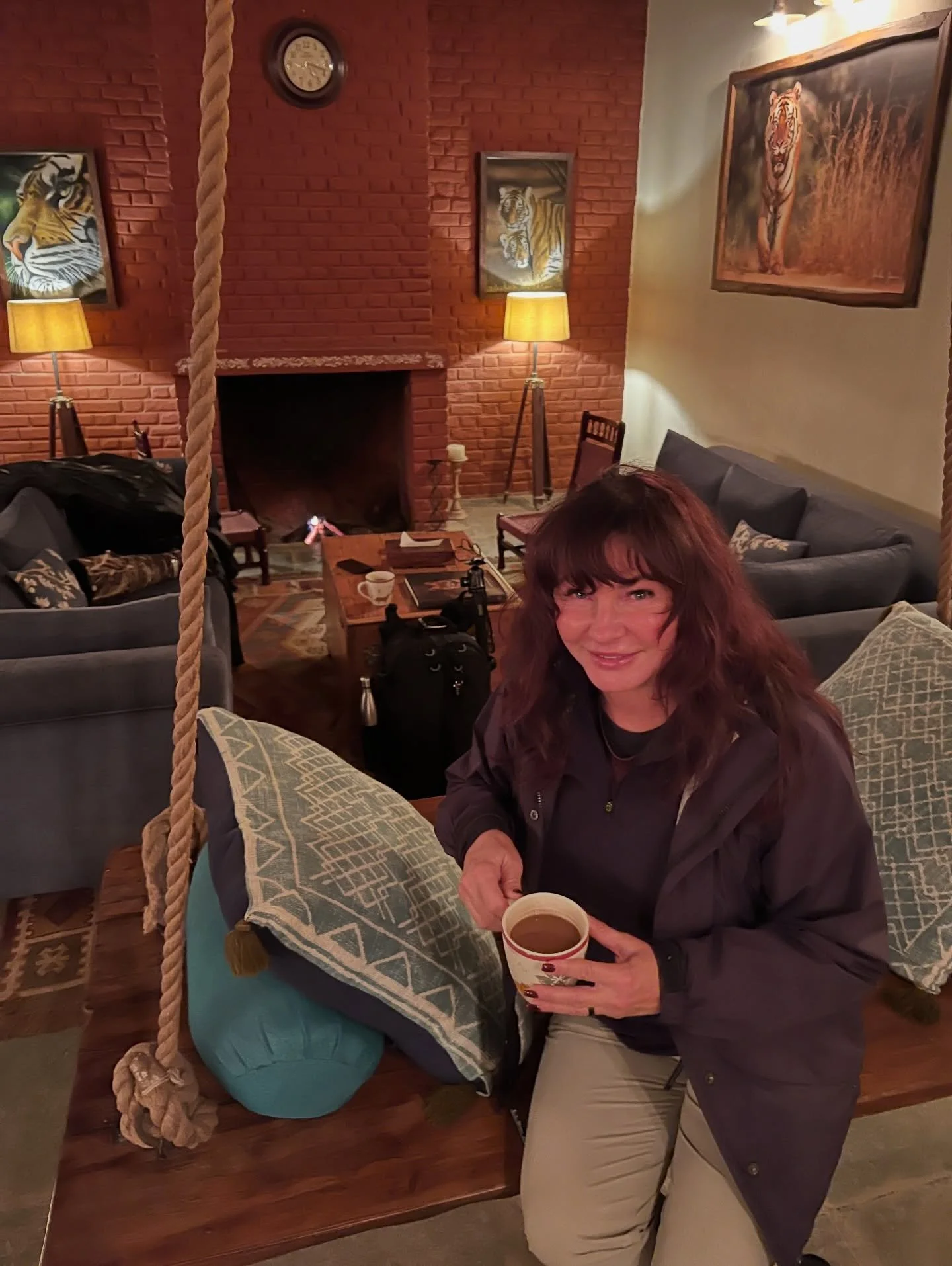 Made it to Bandhavgarh National Park 🐅🇮🇳
After spending 24 hours in New Delhi, we took a domestic flight deeper into India, followed by a 4-hour drive into the forest.

Now settled at the lodge, early morning coffee in hand, and heading out for ou