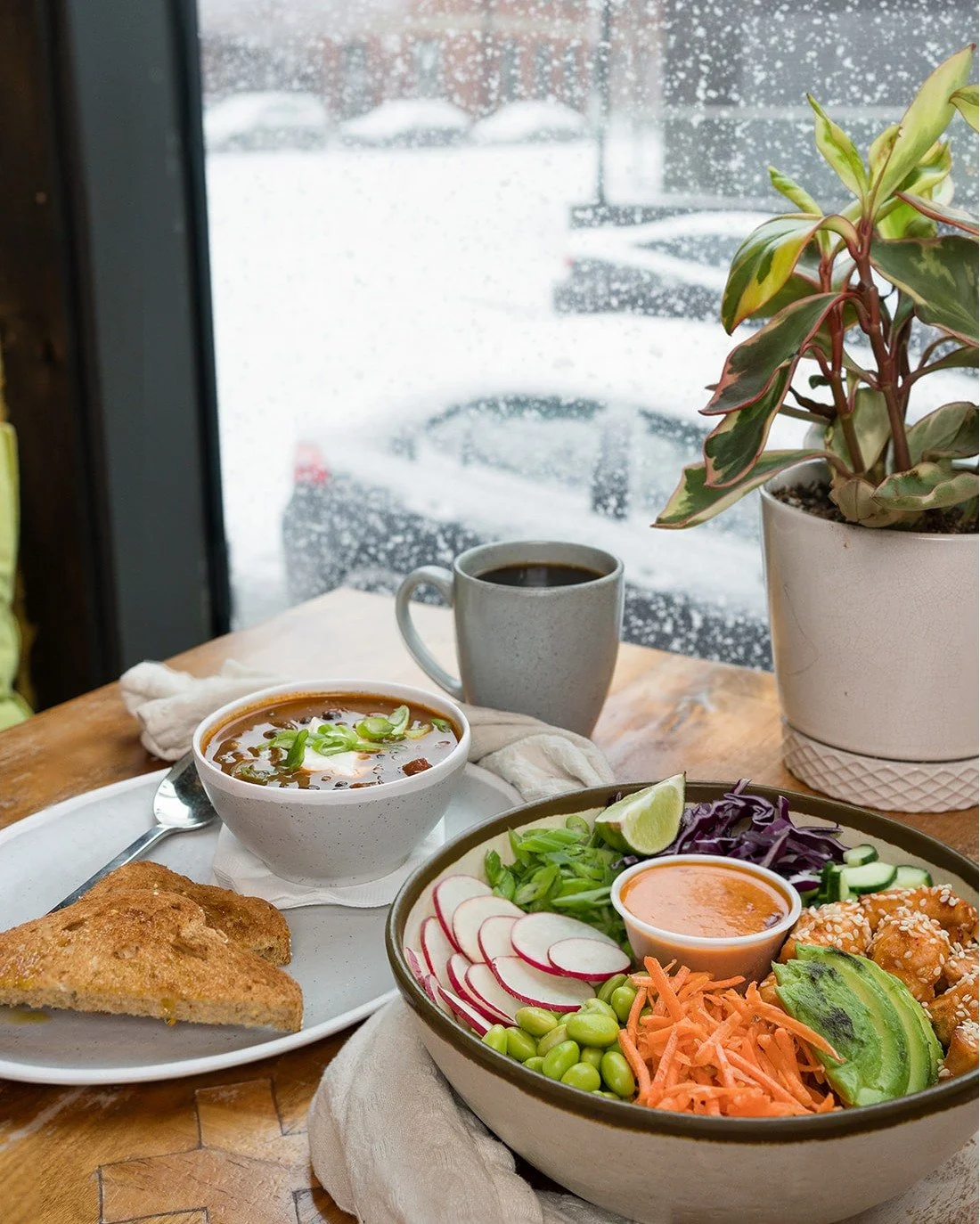 Winter comfort, the HARVEST way ❄️

Have you tried a featured item from our Cozy Collection yet?

These cozy picks have been on repeat:
✨ Chili &mdash; a hearty, vegetarian bowl topped with sour cream and green onion, served with toast
✨ Spicy Miso S