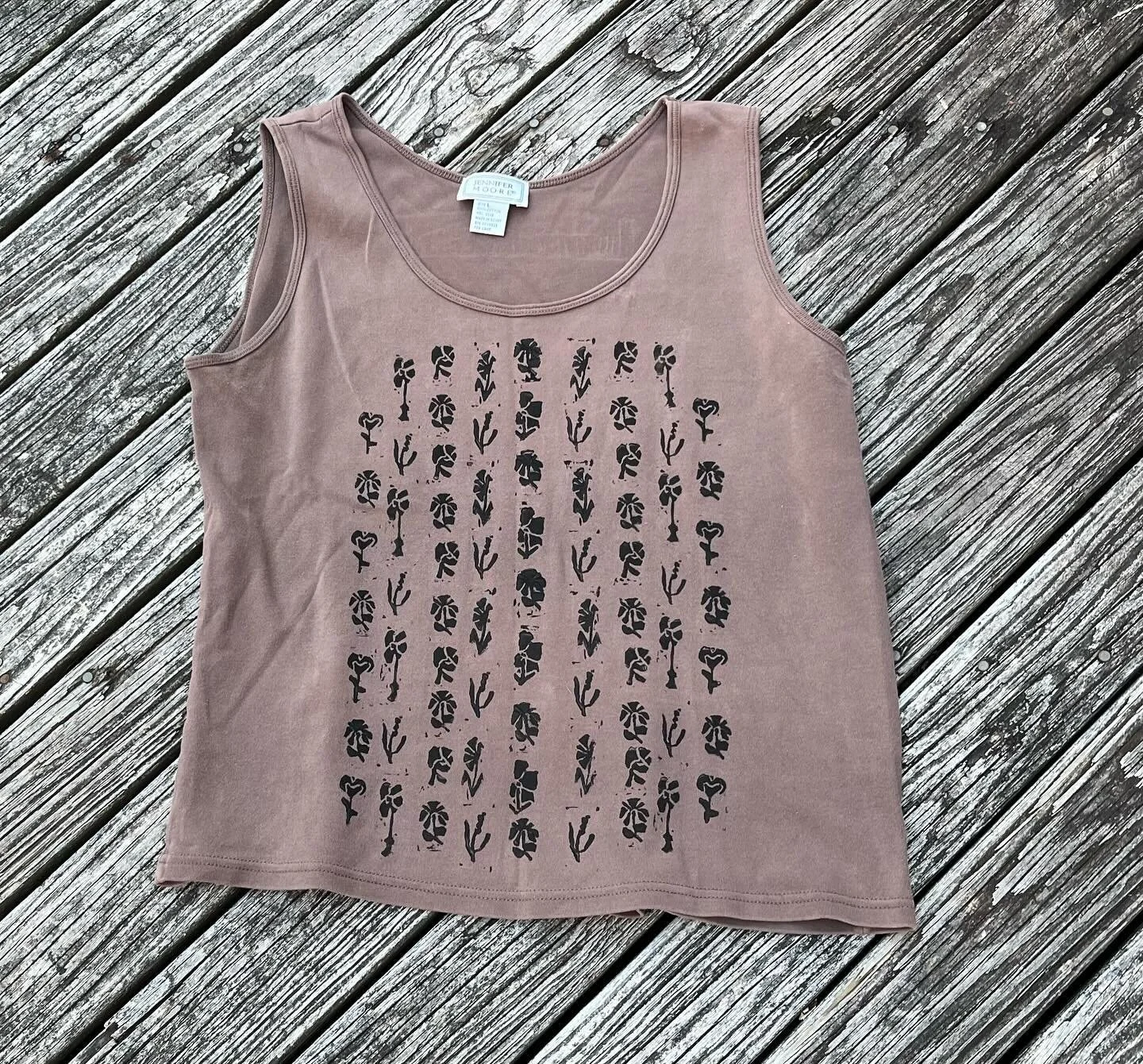 flower patch on a shirt
one of one!!! on my site now 💕💕💕

soyapoyaprints.com
