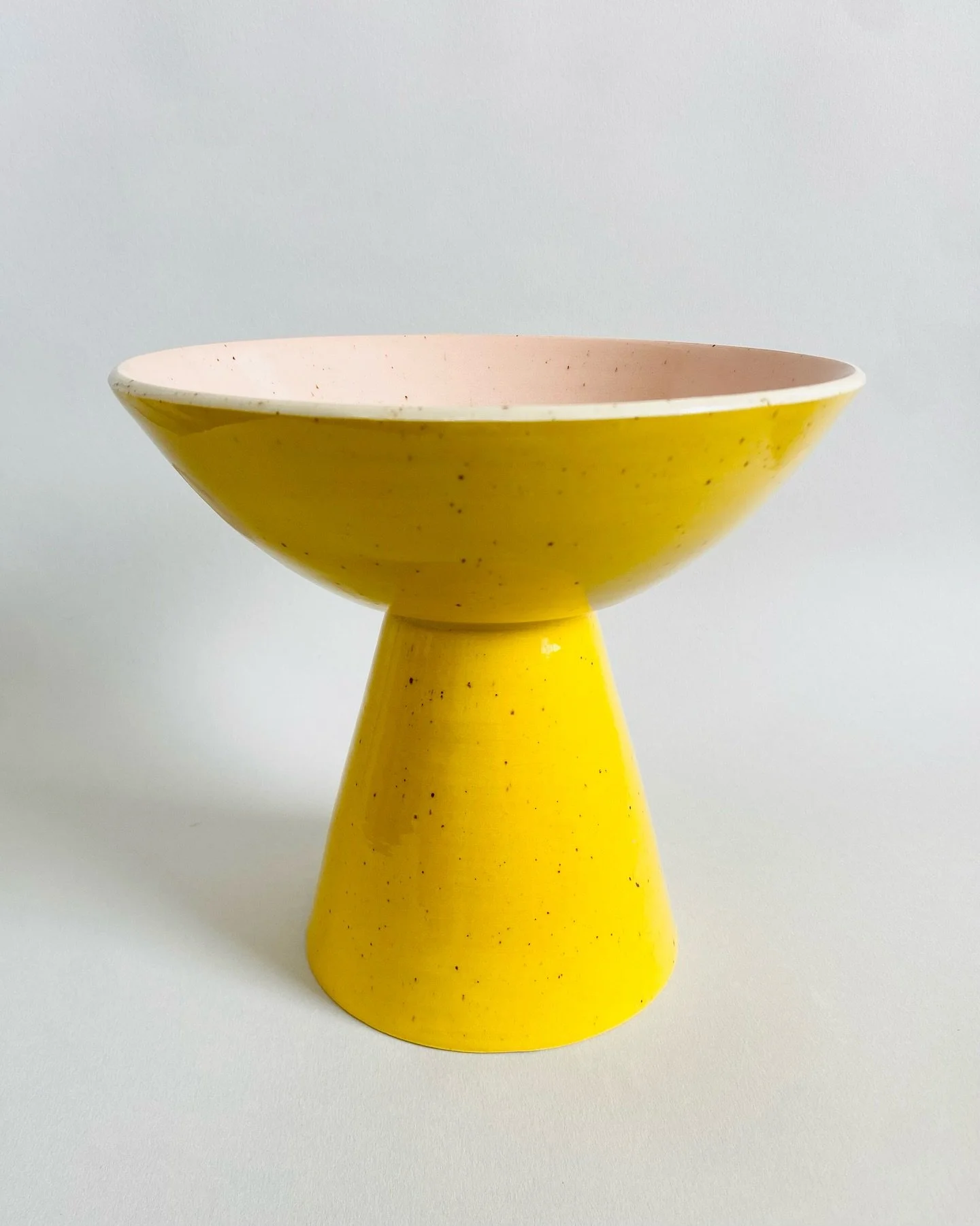 🍌 Pedestal Bowls coming to @cabbagetownartandcraftshow Sept 5-7
&hellip;
#ceramics #yellow #bowls #handmade