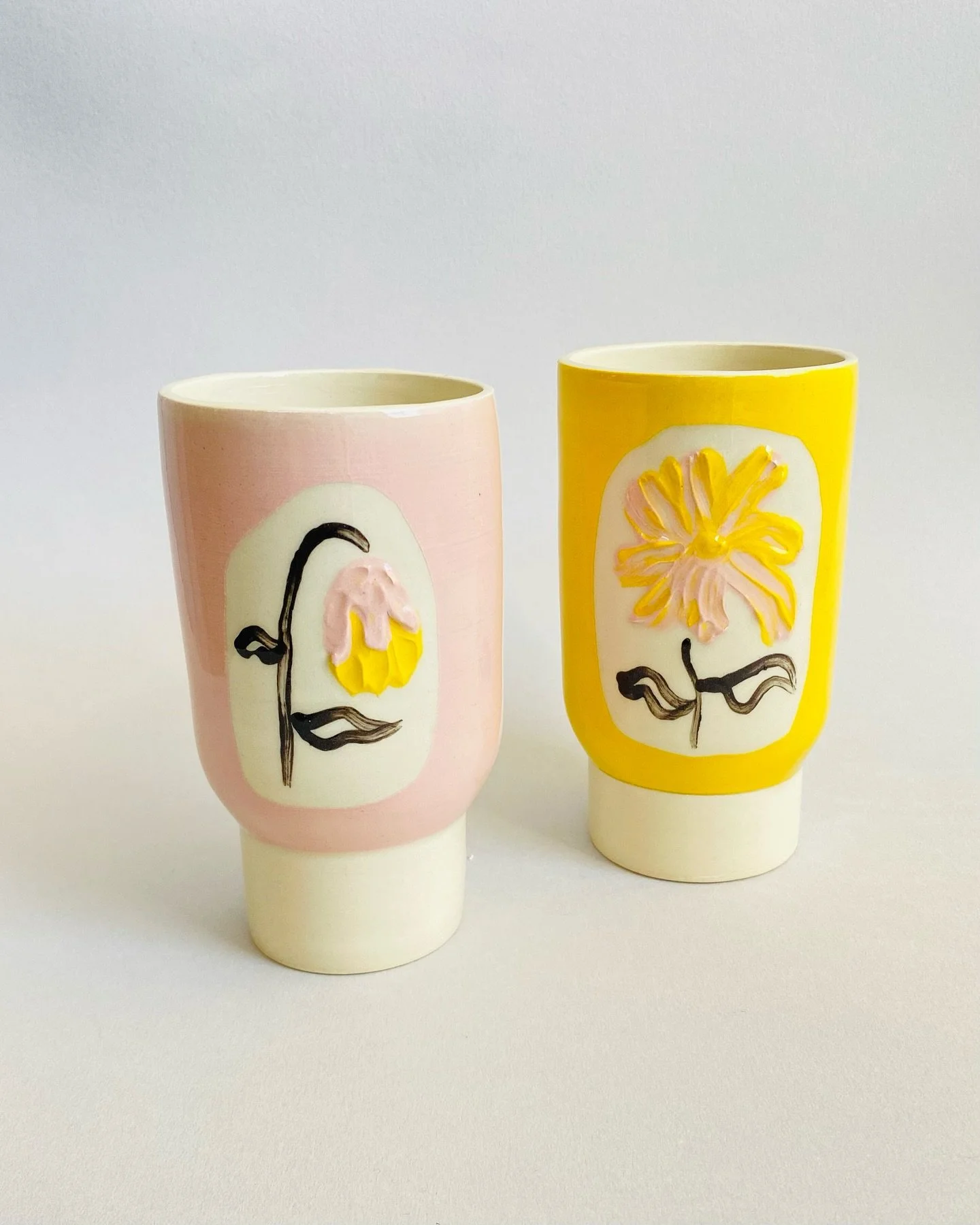 🌸 New flower vases coming tomorrow to @torontoflowermarket !

&hellip;
#flowervase #flowers #handmade #ceramicvase #flowermarket #pottery