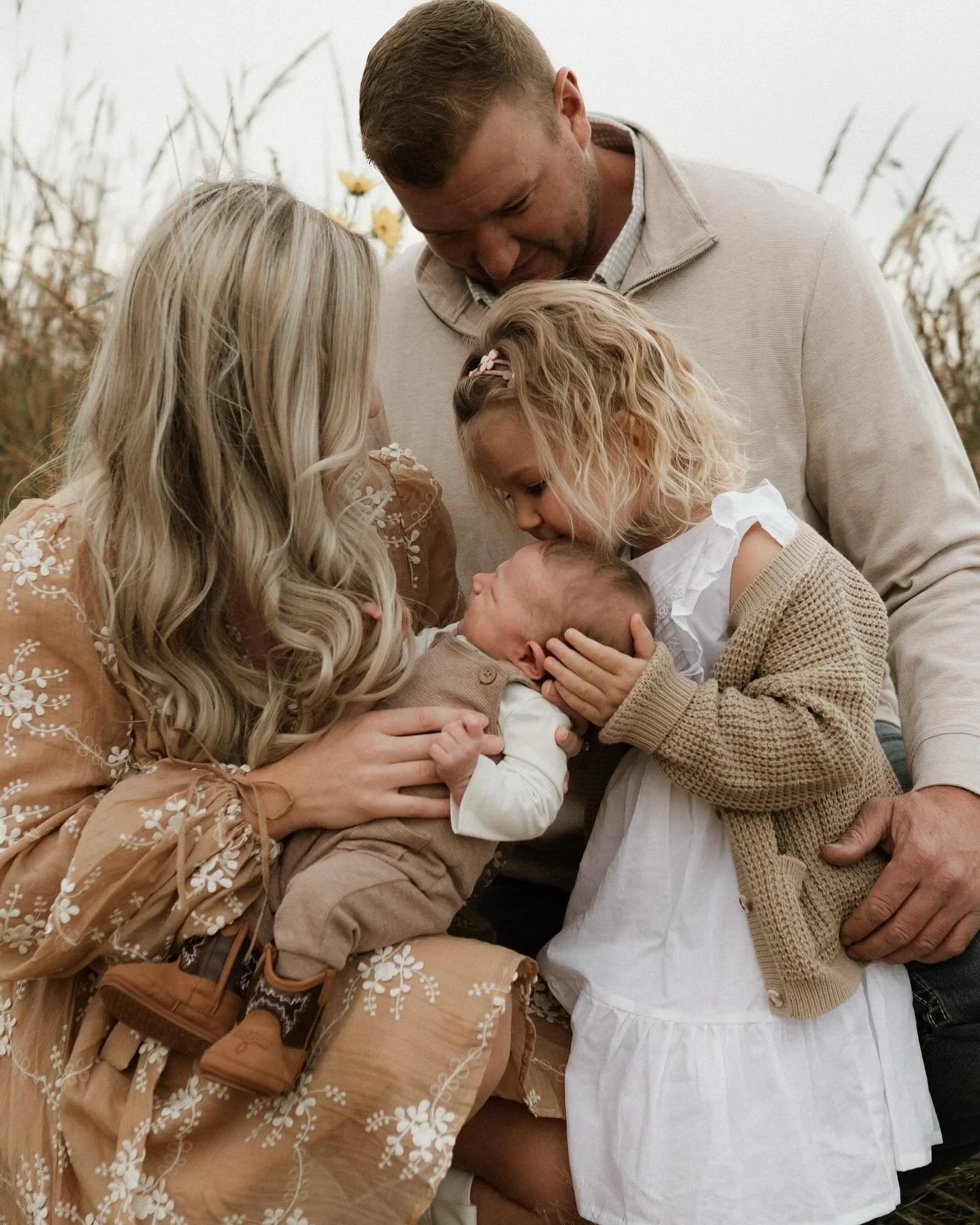 does it get much better than photographing a little babe in this beautiful fall weather? 🤎