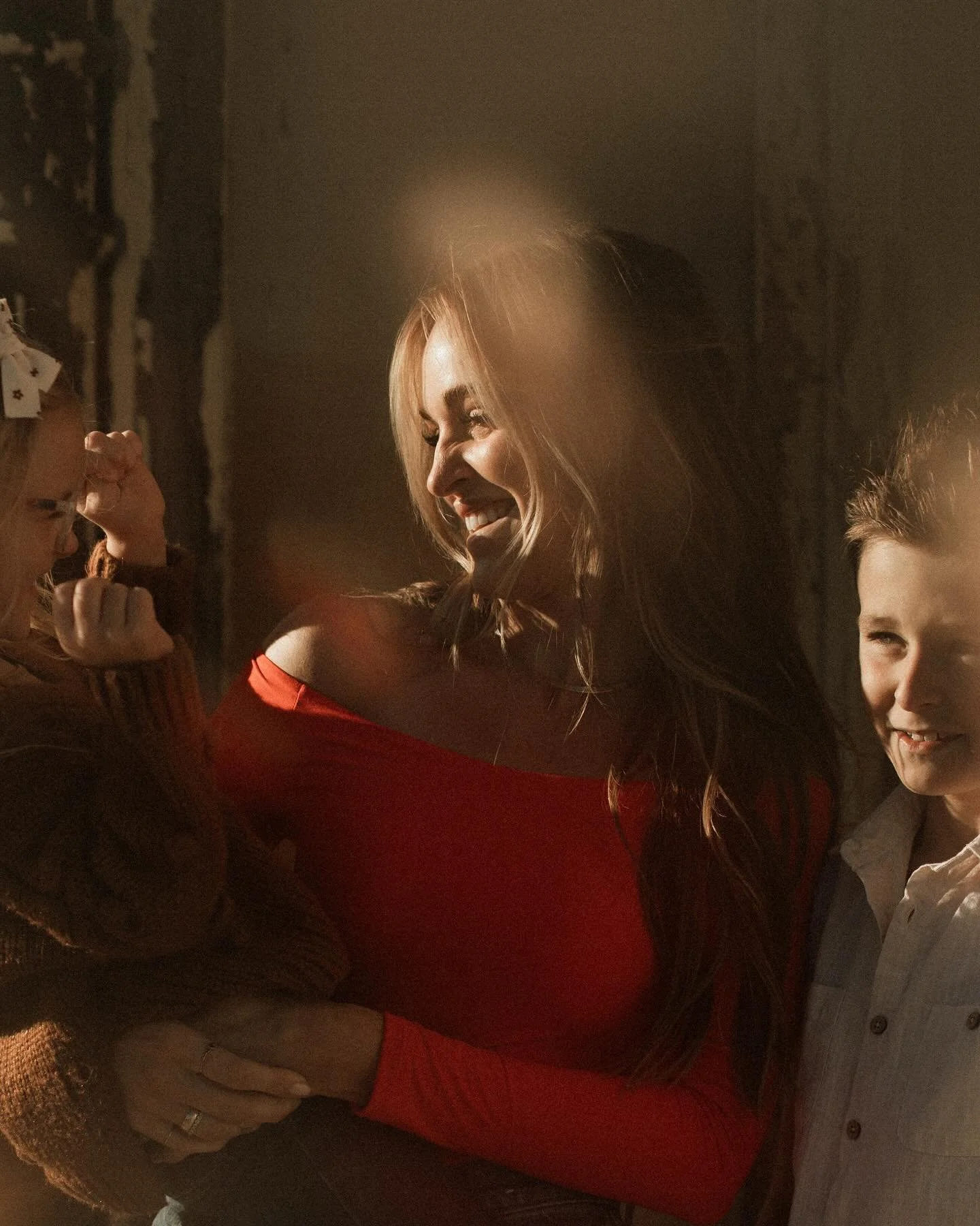 Just a few of my favorite humans. 

My bestie gal pal @haley_n_henn + her babes 

Happy Halloween friends! 🤎