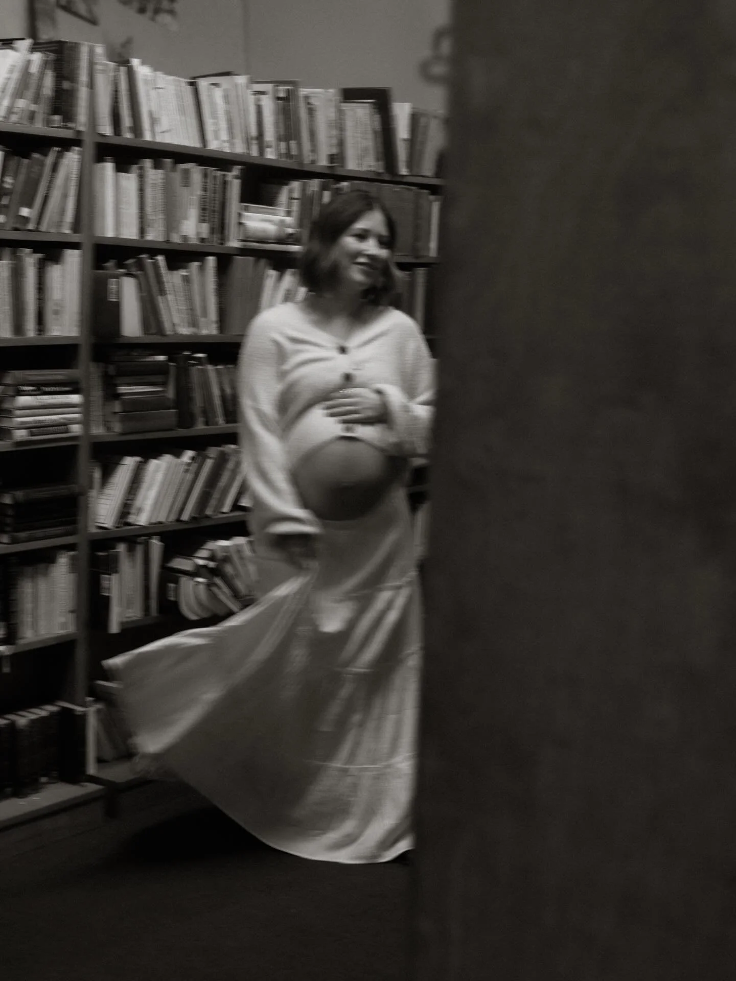 meet me at the library 🤎

#photography #maternity