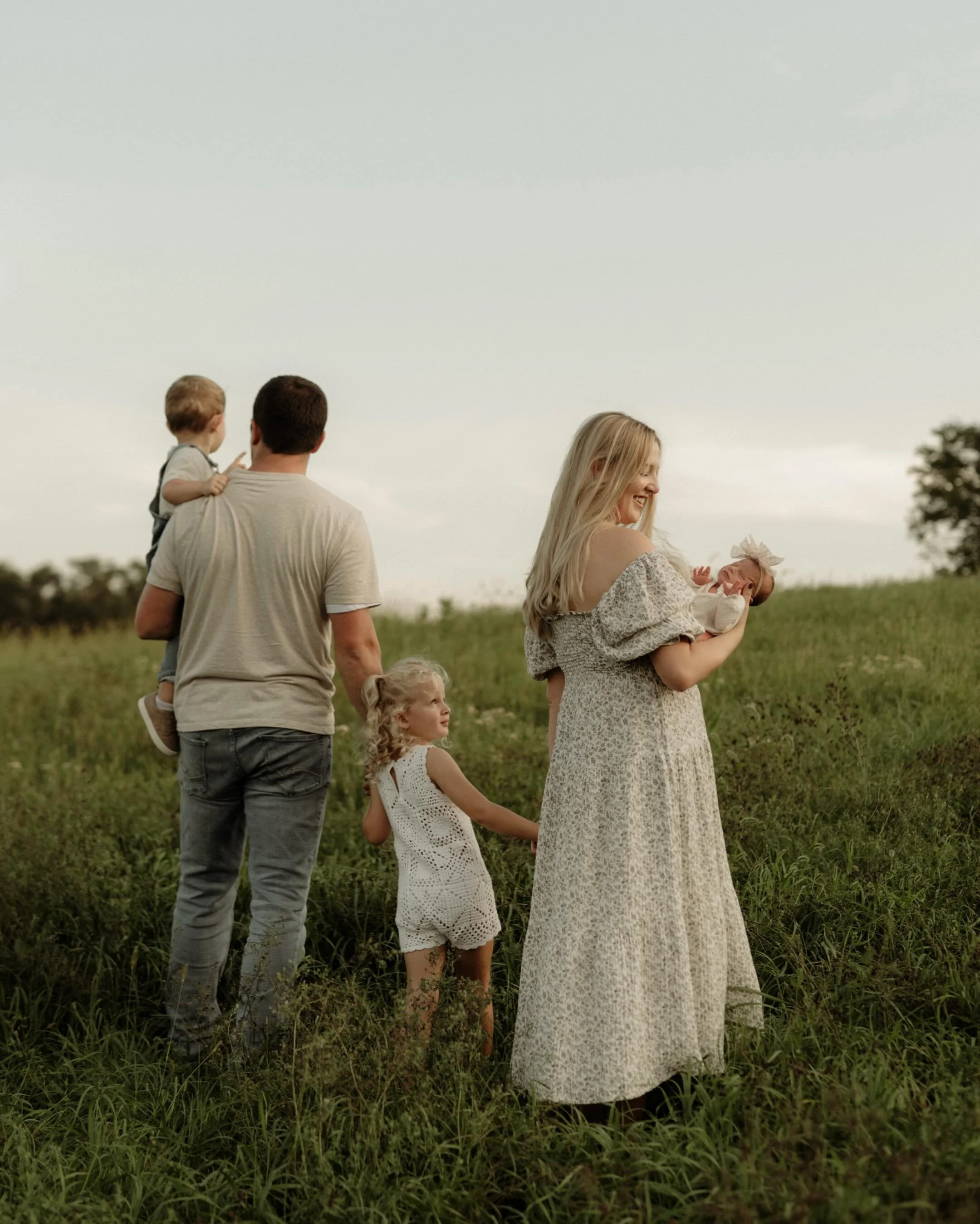 A brand new baby, two very proud big siblings, and a whole lot of love in one little field. 

The kind of season that feels busy and sweet and a little wild all at once&hellip; and yet, you already know you&rsquo;re going to miss it.
