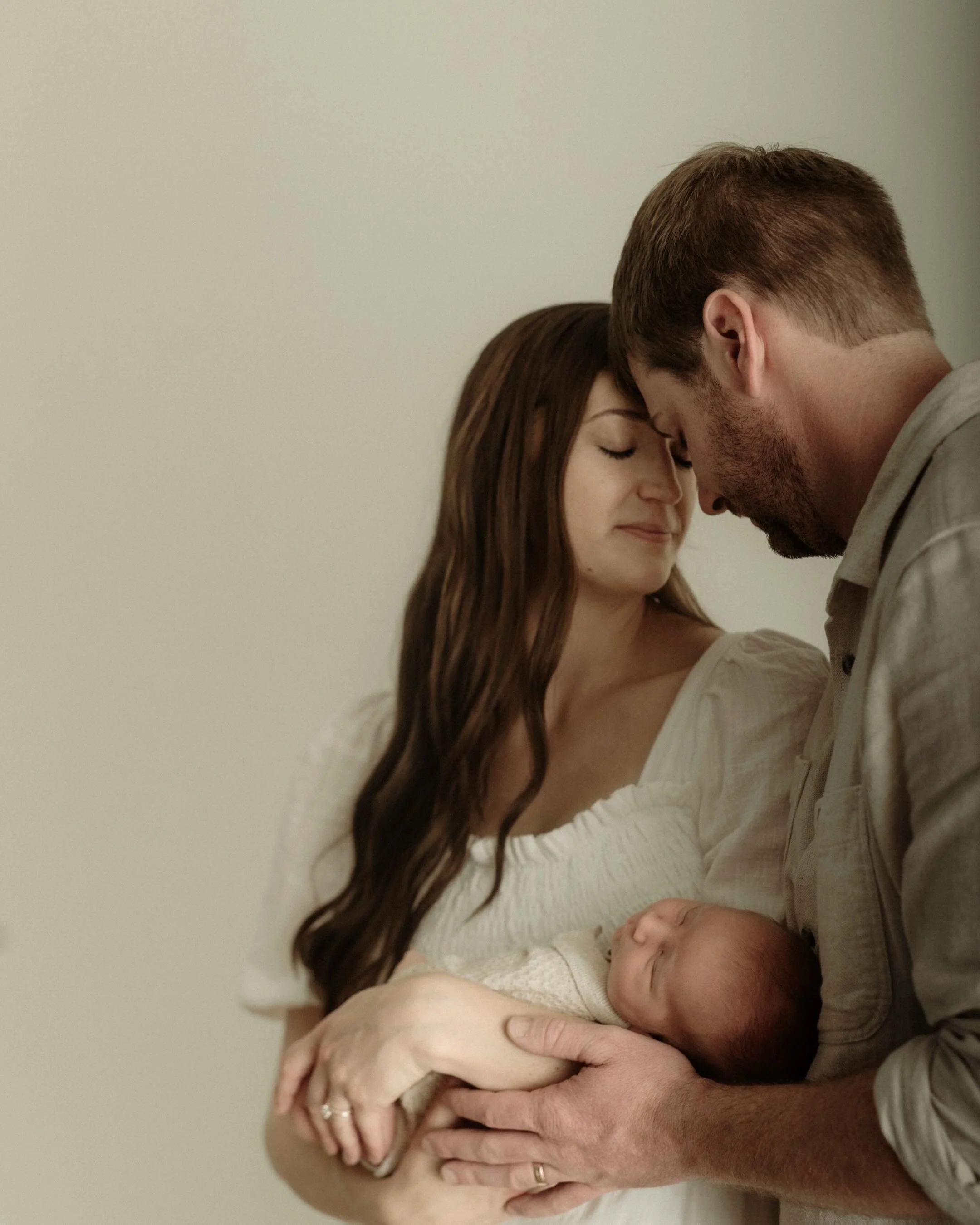 Making the most of this Nebraska rain with cozy newborn goodness in the studio ☁️