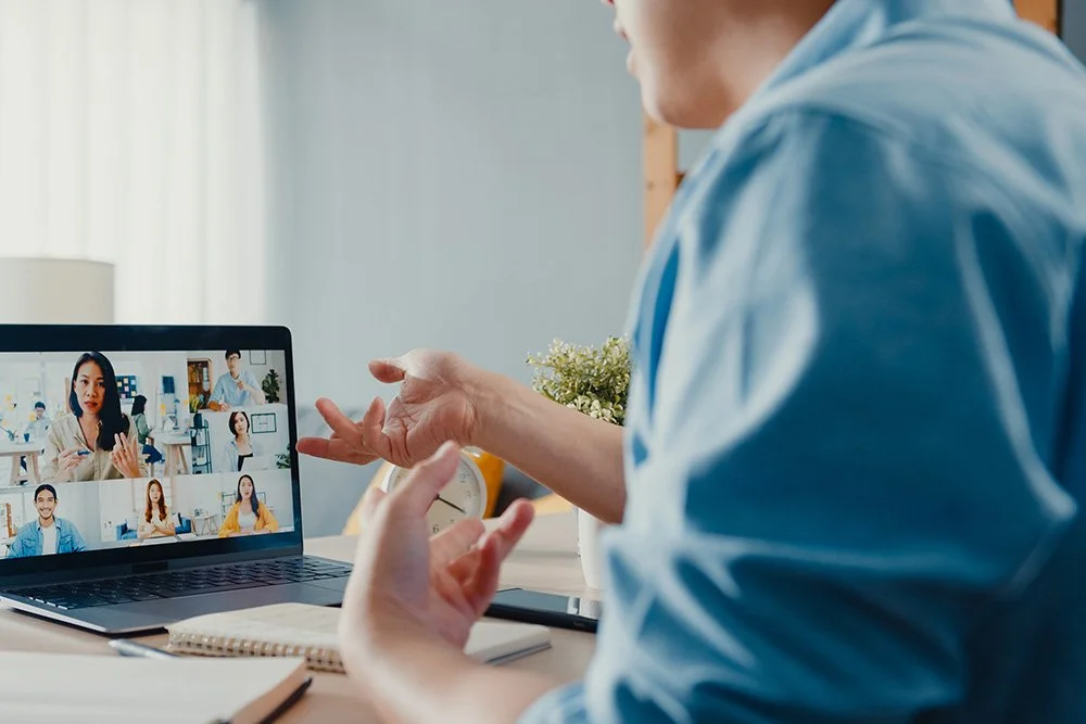 Audio visual technology setup for virtual and hybrid focus groups