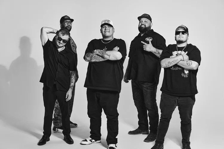 Giovannie & The Hired Guns