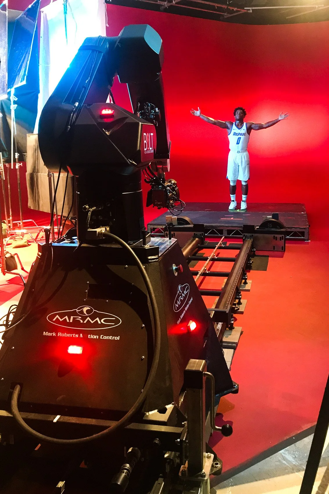 22-Behind-The-Scenes-05.jpg