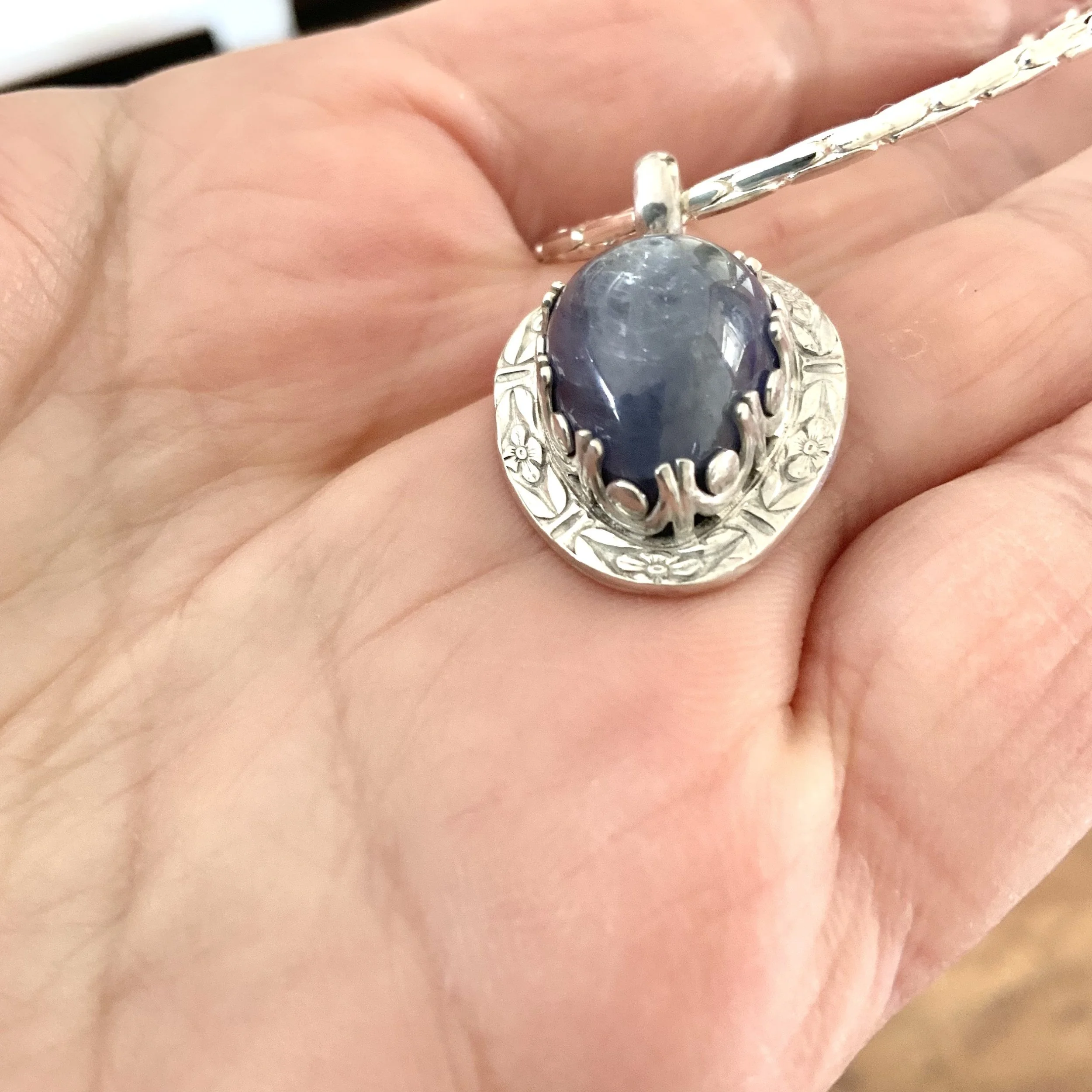 https://i.etsystatic.com/18428199/r/il/e0dd50/4713514165/il_fullxfull.4713514165_ofum.jpg