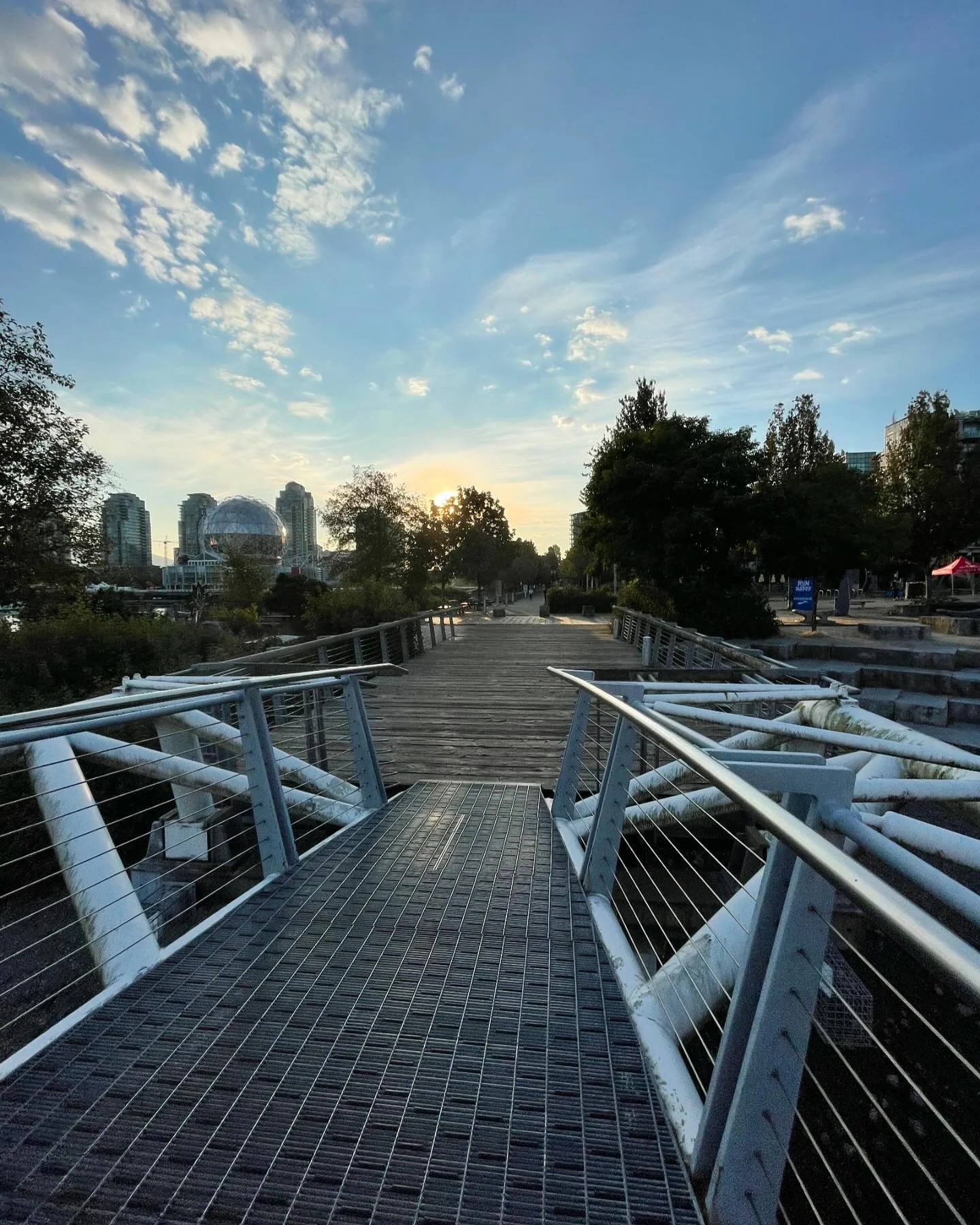 One of the best parts of doula work is getting to experience the city before the rest of it wakes up ☀️ 

#postpartumdoula #doulavancouver #yvr #babycare