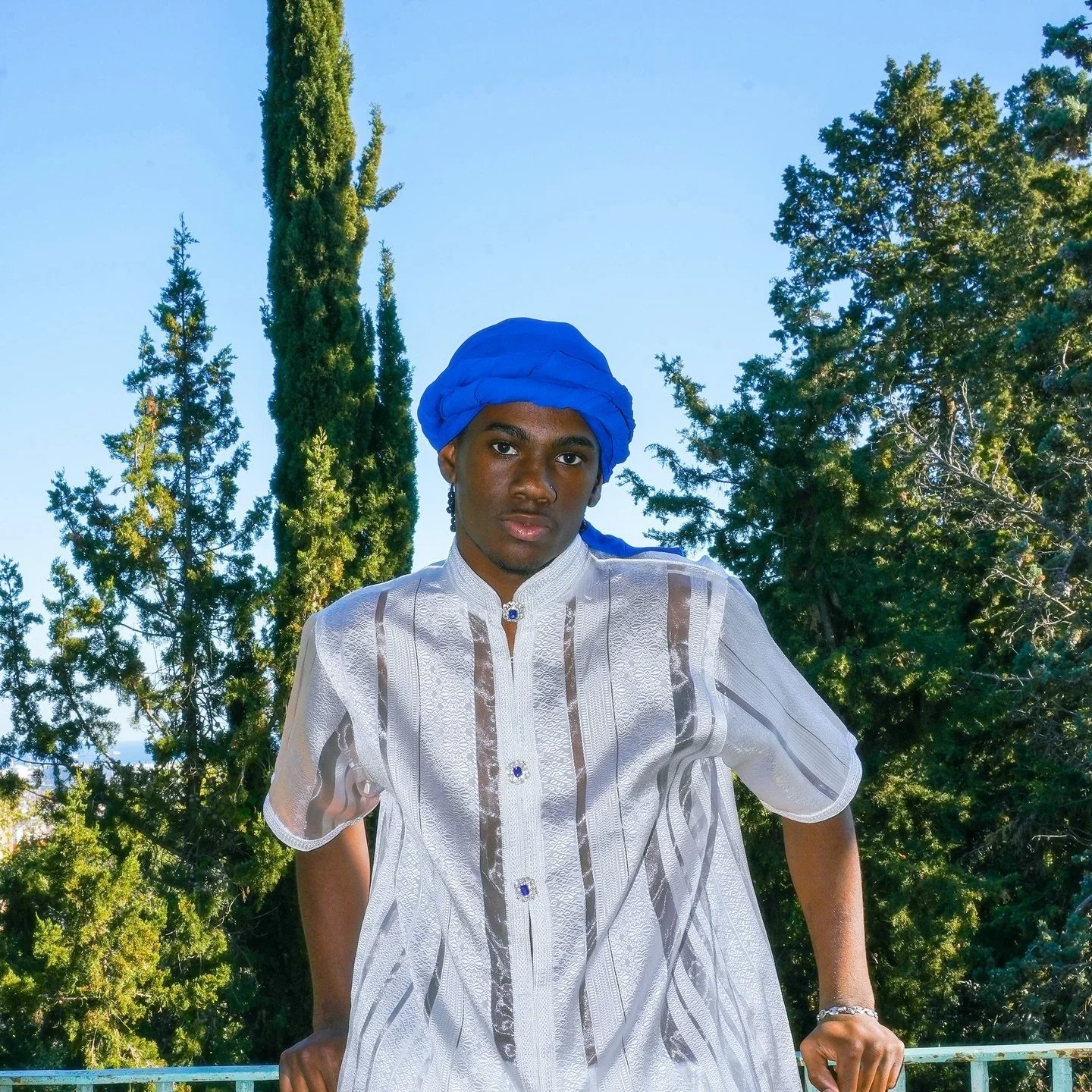 ELEGANCE OF BLACK BY HOSH

Inspired by Somali royalty, this piece reflects the strength and beauty of their ancestral culture.
Each piece in this six-piece collection is a tribute to African royalty and an ode to timeless African elegance.