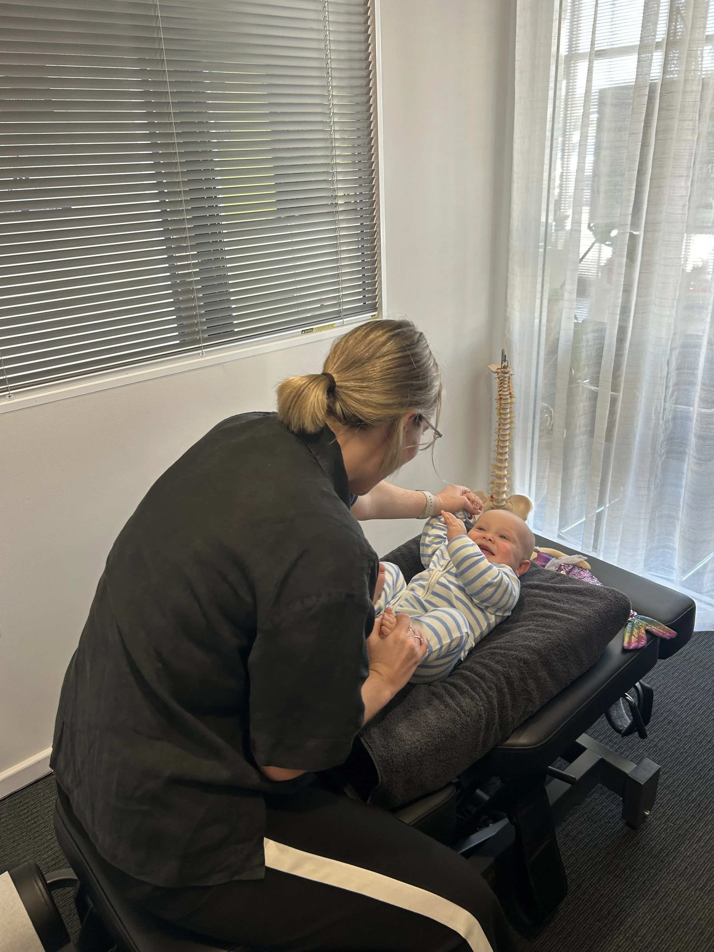 Chiropractor offering neck pain care, lower back pain care, tension relief, pregnancy chiropractic care using webster technique and newborn and children bodywork