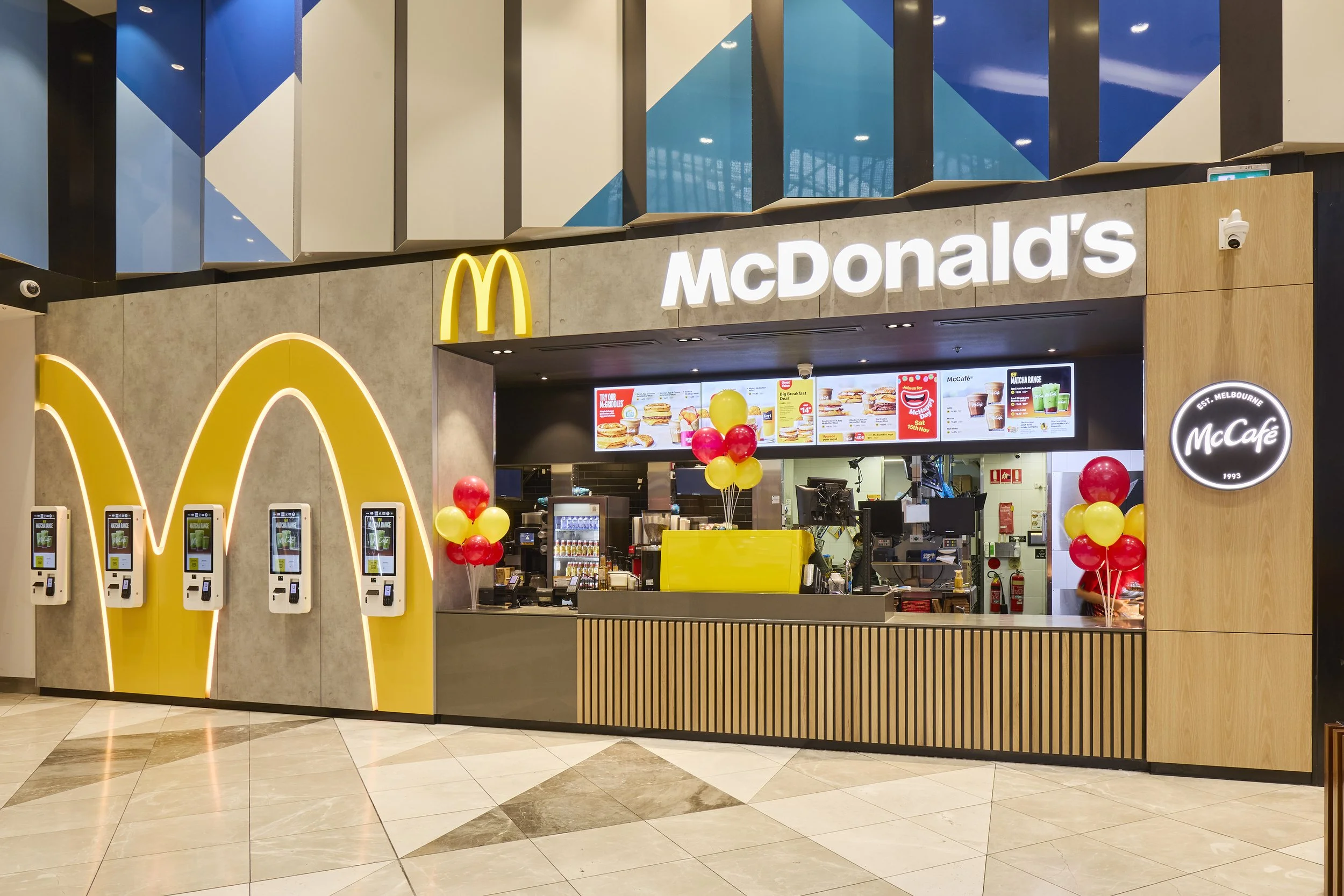 McDonalds Werribee Plaza 01.jpg