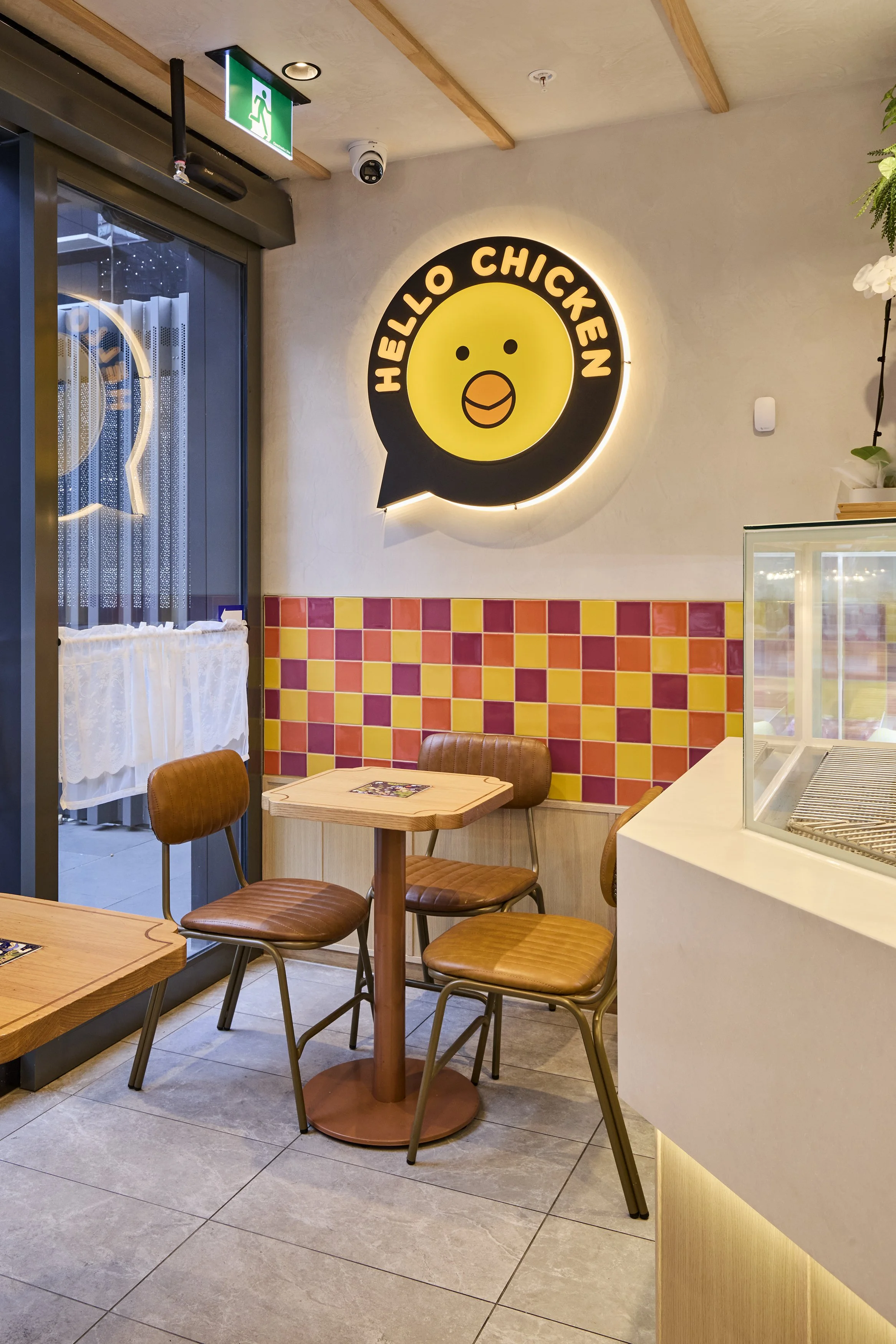 hello-chicken-cafe-fitout-docklands-seating-area.-02-jpg.jpg