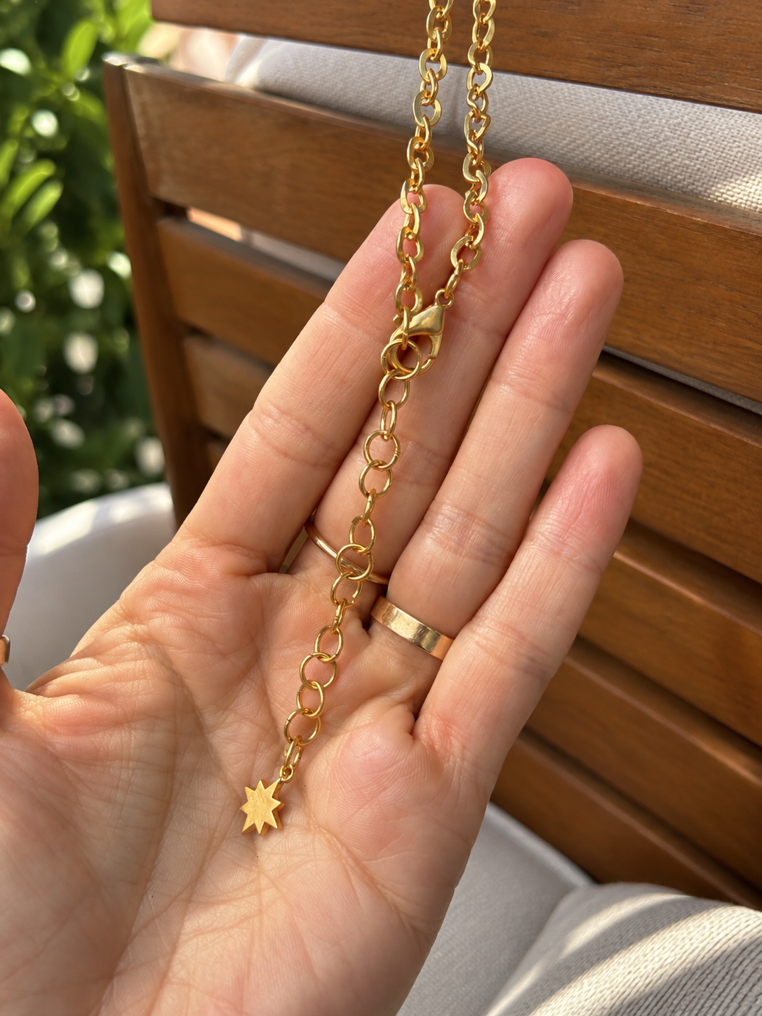 sfa-talisman-hamsa-alabaster-detail-01.PNG