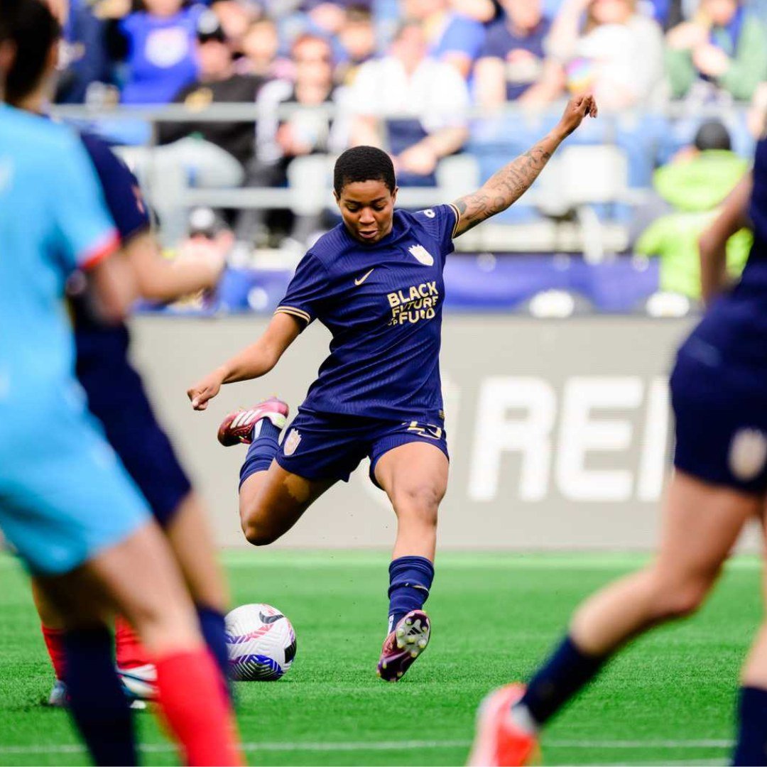 Still time to get your votes in for @tziarraking to win NWSL Goal of the Week! 

➡️ VOTE NOW at the link in bio*

#HerefortheCrown