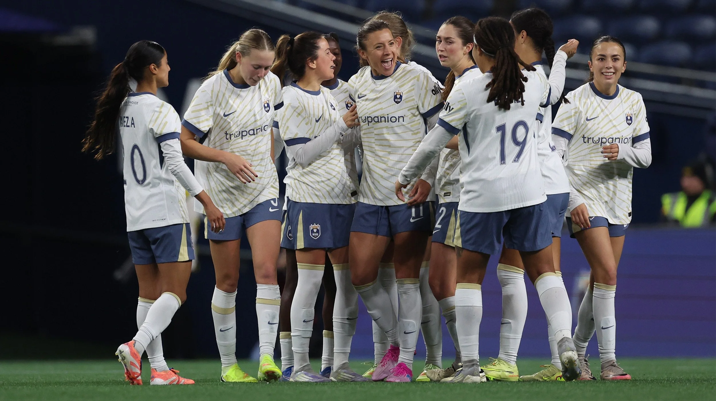 REIGN TOGETHER: Seattle is built shine in big moments