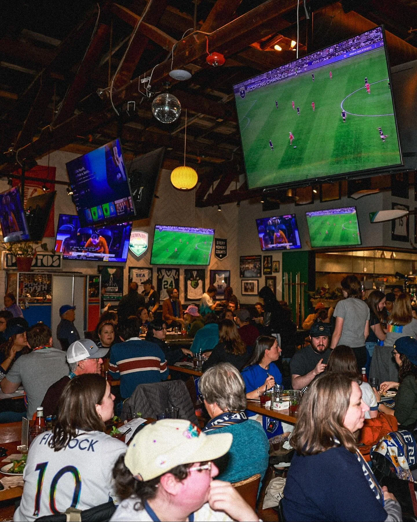 Checking in from @roughandtumblepub! It&rsquo;s a full house for our Quarterfinals watch party. 🎉