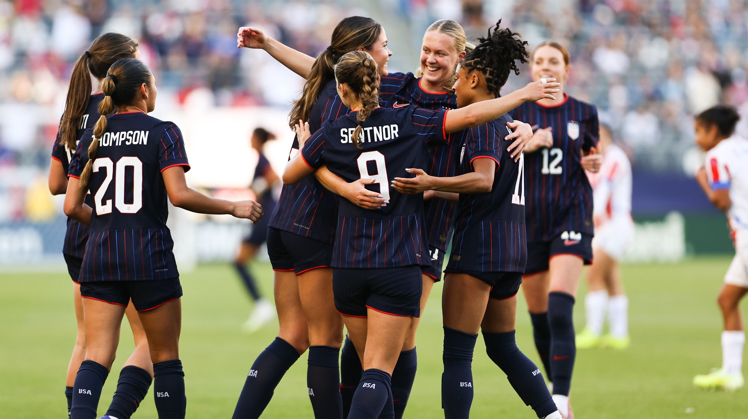 Dahlien and Menti Make USWNT Debuts in 6-0 Win Over Paraguay