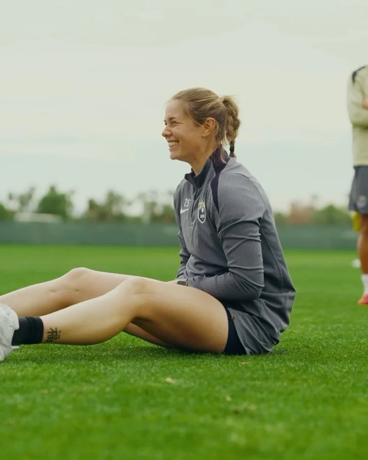 A quick goalkeeping lesson with @neekupurcell and @_shaeholmes11 + more unseen bits from Coachella 🎬