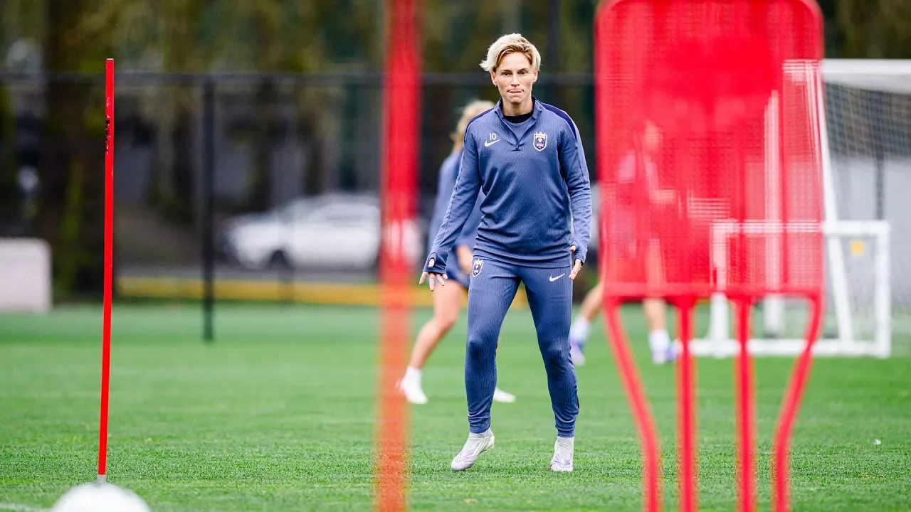 Press Conference: Jess Fishlock on Team Mentality