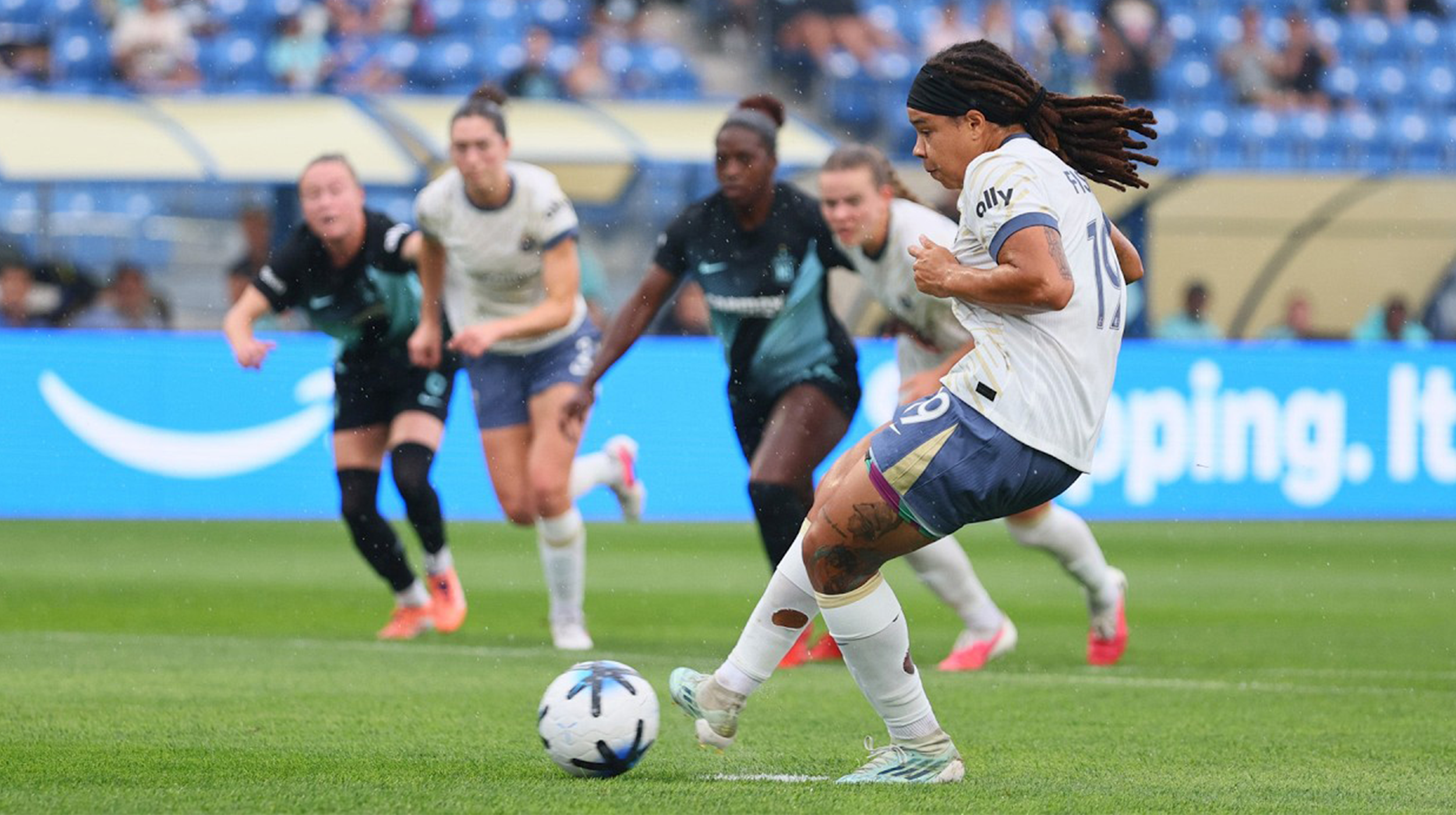 GOAL: Mia Fishel scores her first NWSL goal to give Reign FC the lead