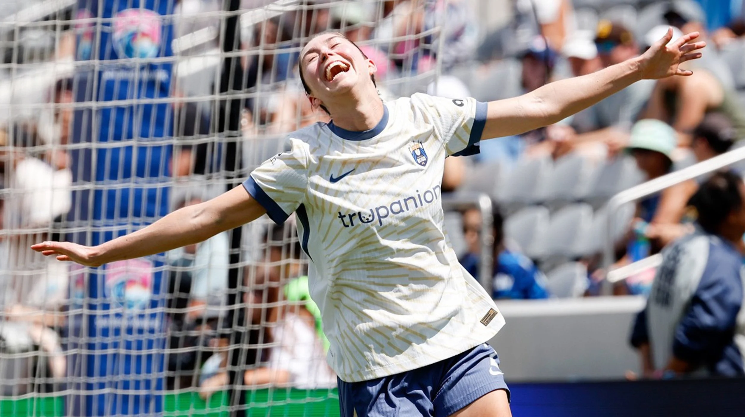 GOAL: Maddie Mercado Heads Home Opening Goal Against San Diego