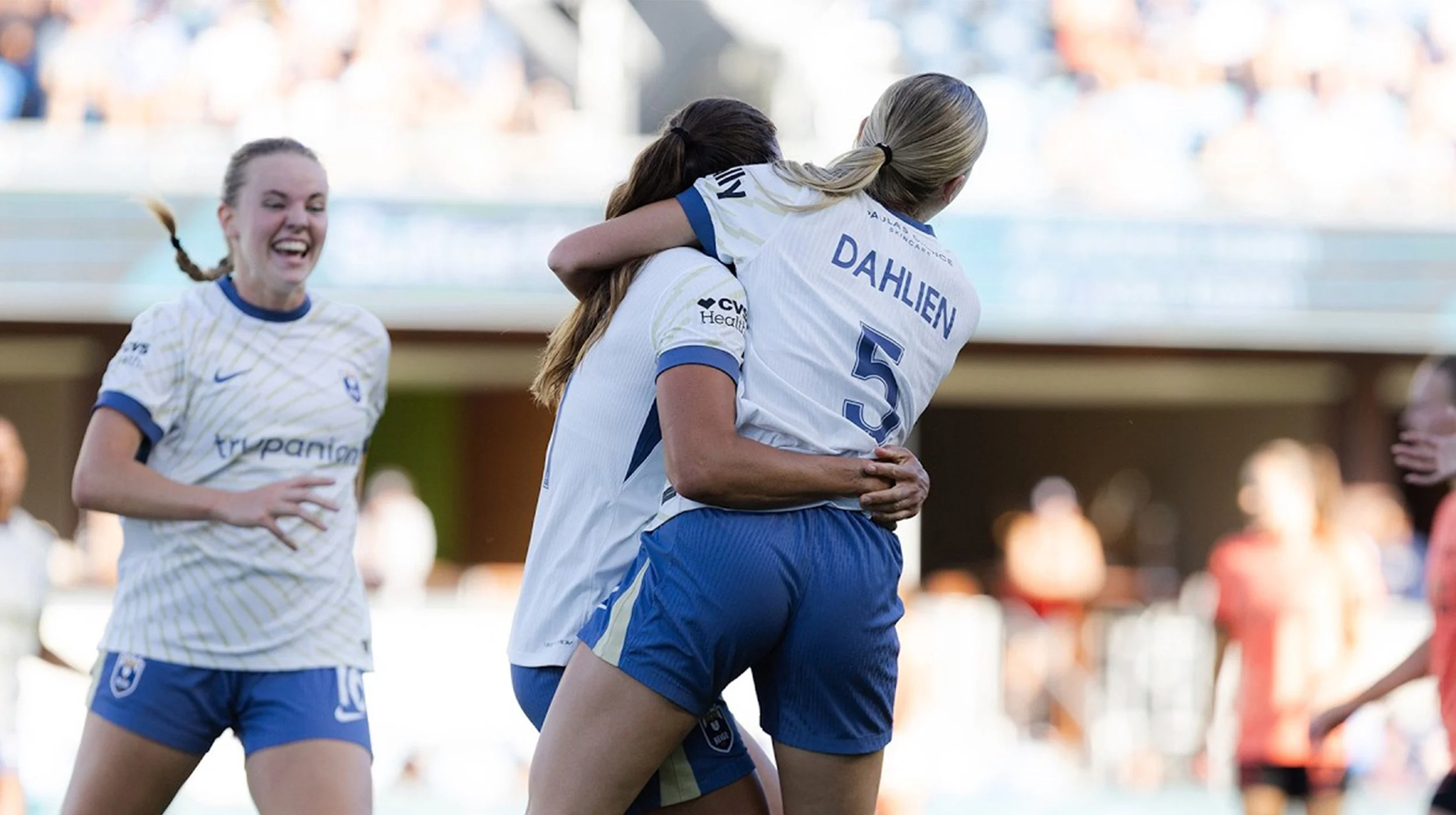 GOAL: Maddie Dahlien doubles the lead against Bay FC