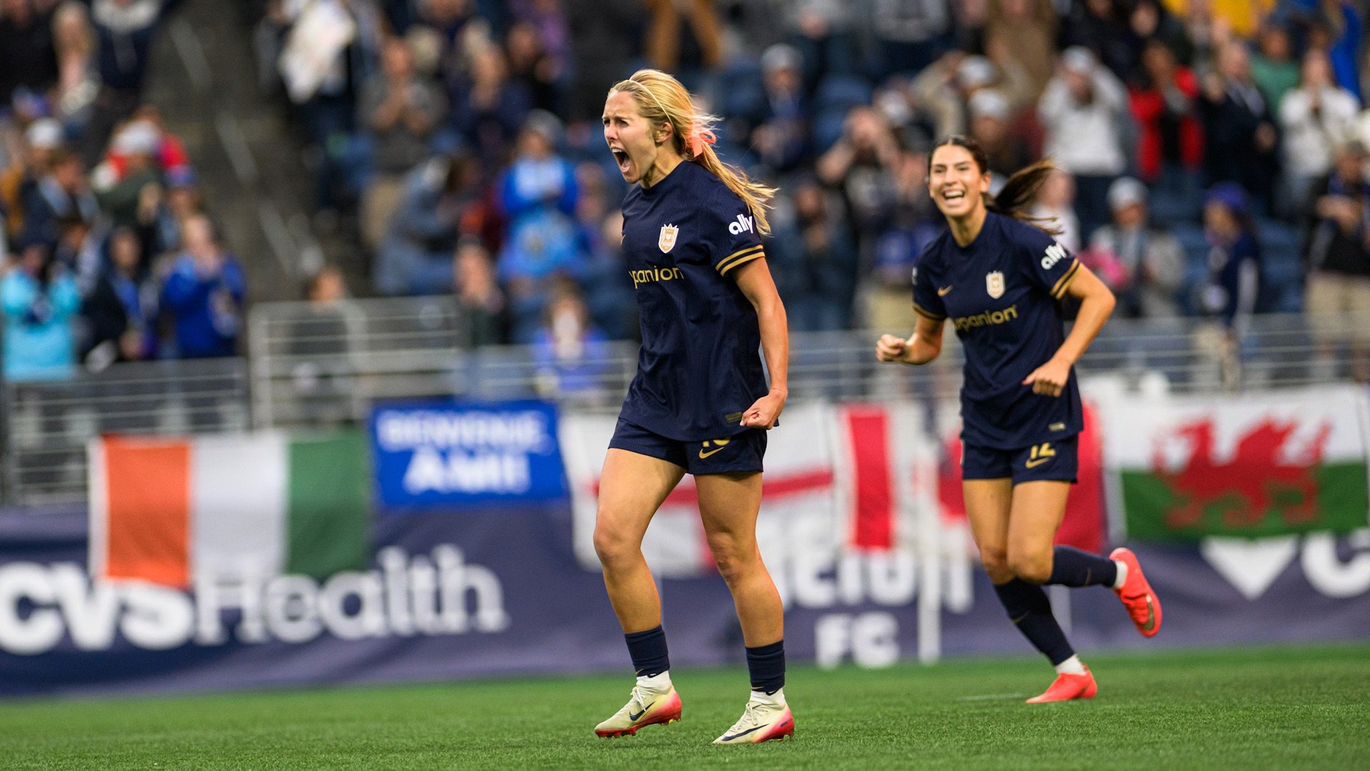 GOAL: Brittany Ratcliffe flames into the attack to double Reign FC's lead