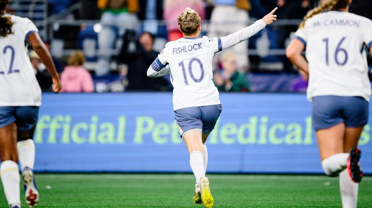 Jess Fishlock celebrating a goal