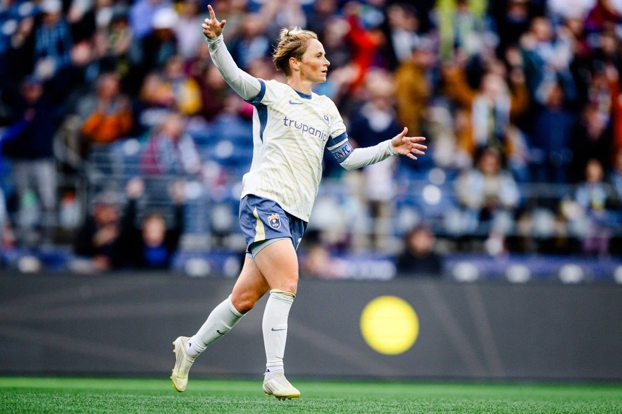 Jess Fishlock celebrating a goal