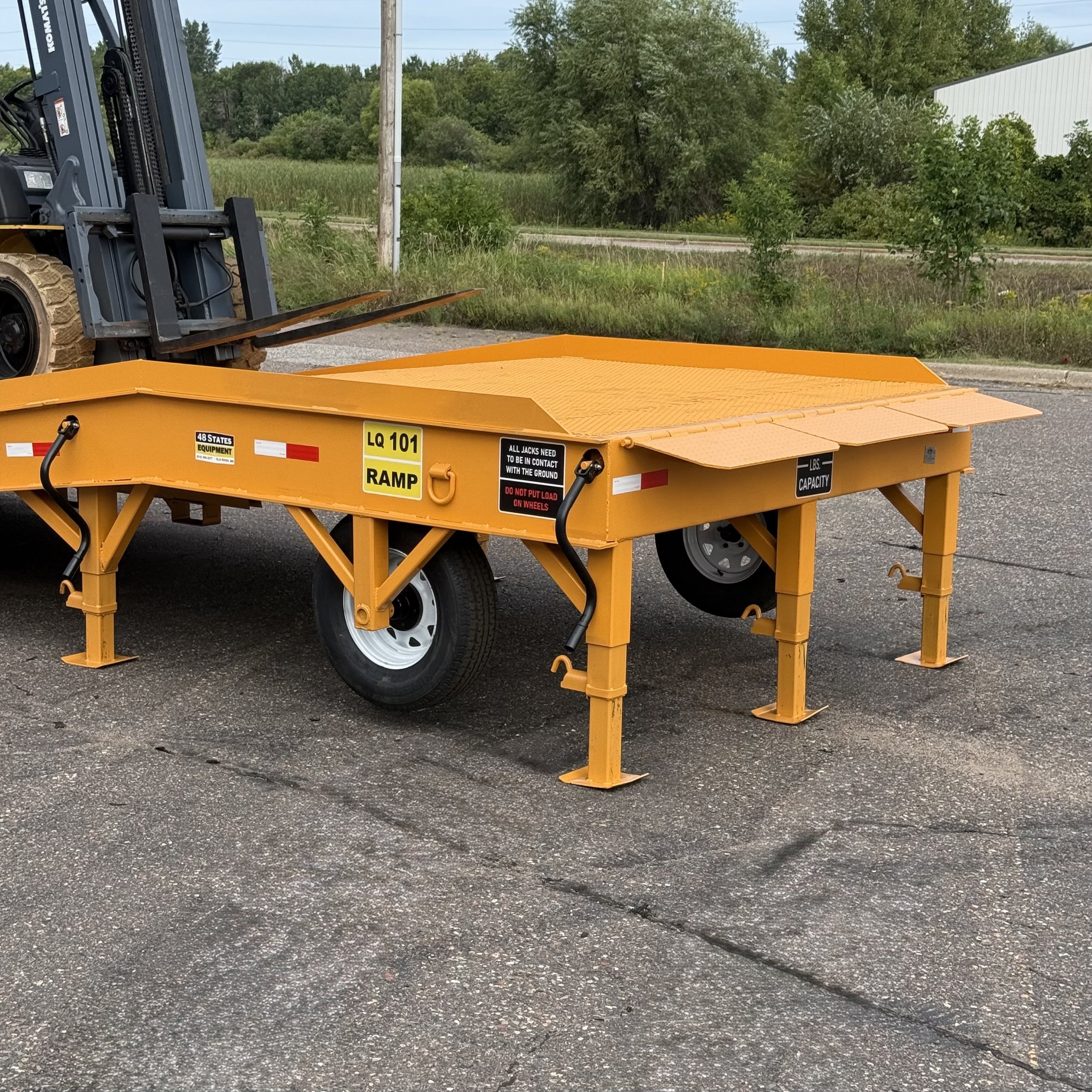 LQ120 wide forklift ramp designed for additional maneuvering space