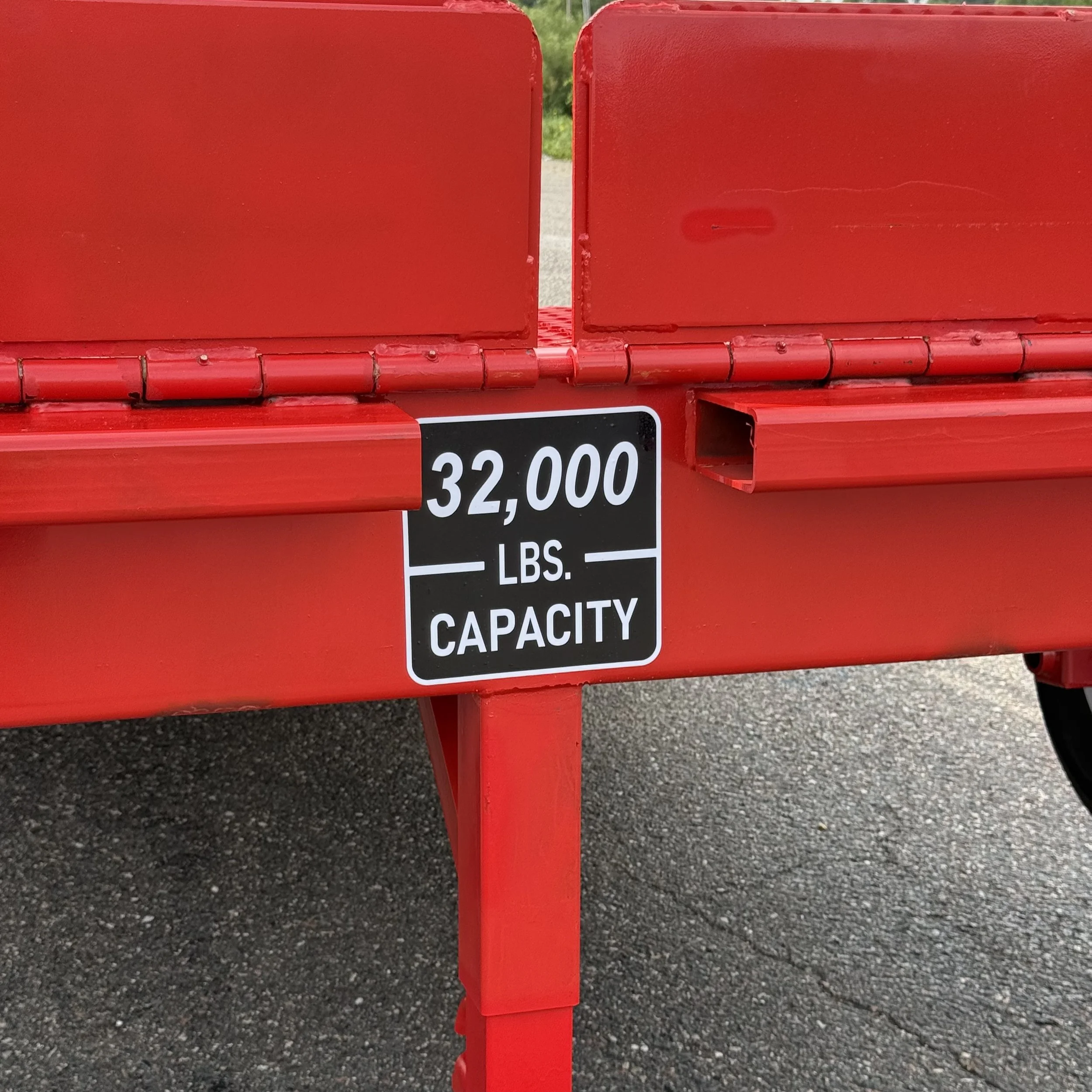 GT22 portable loading ramp for forklift access to trucks and shipping containers