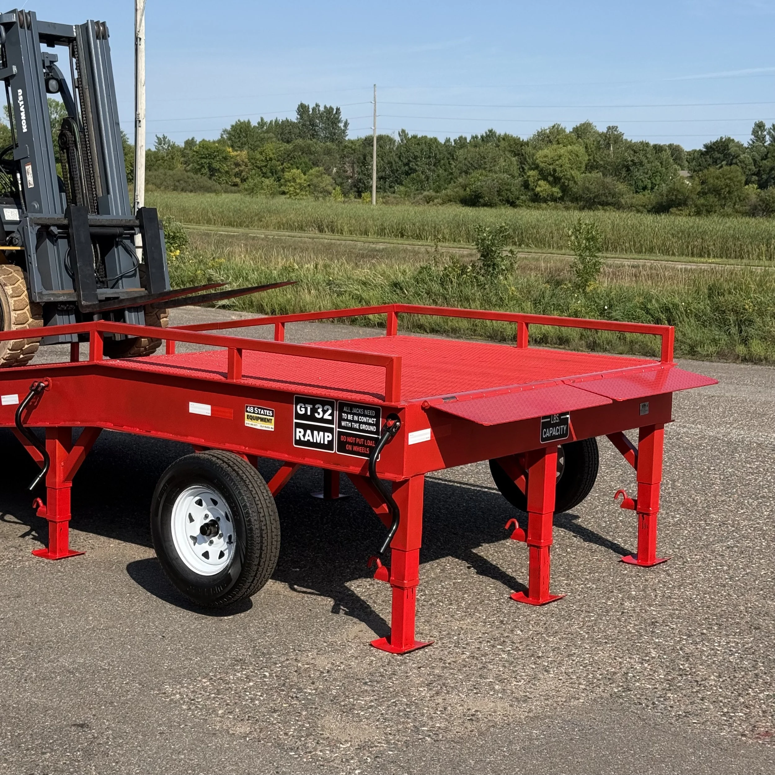GT32 portable yard ramp for forklift loading and unloading