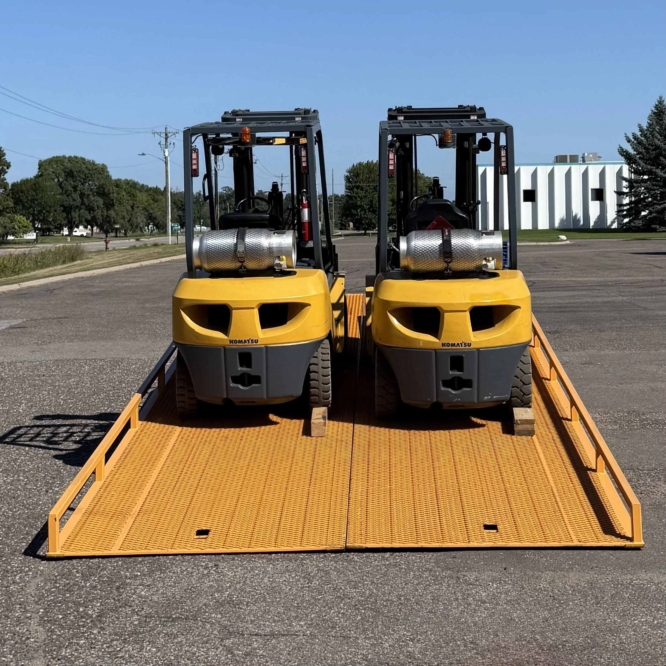 lq120-super-wide-forklift-ramp.jpeg