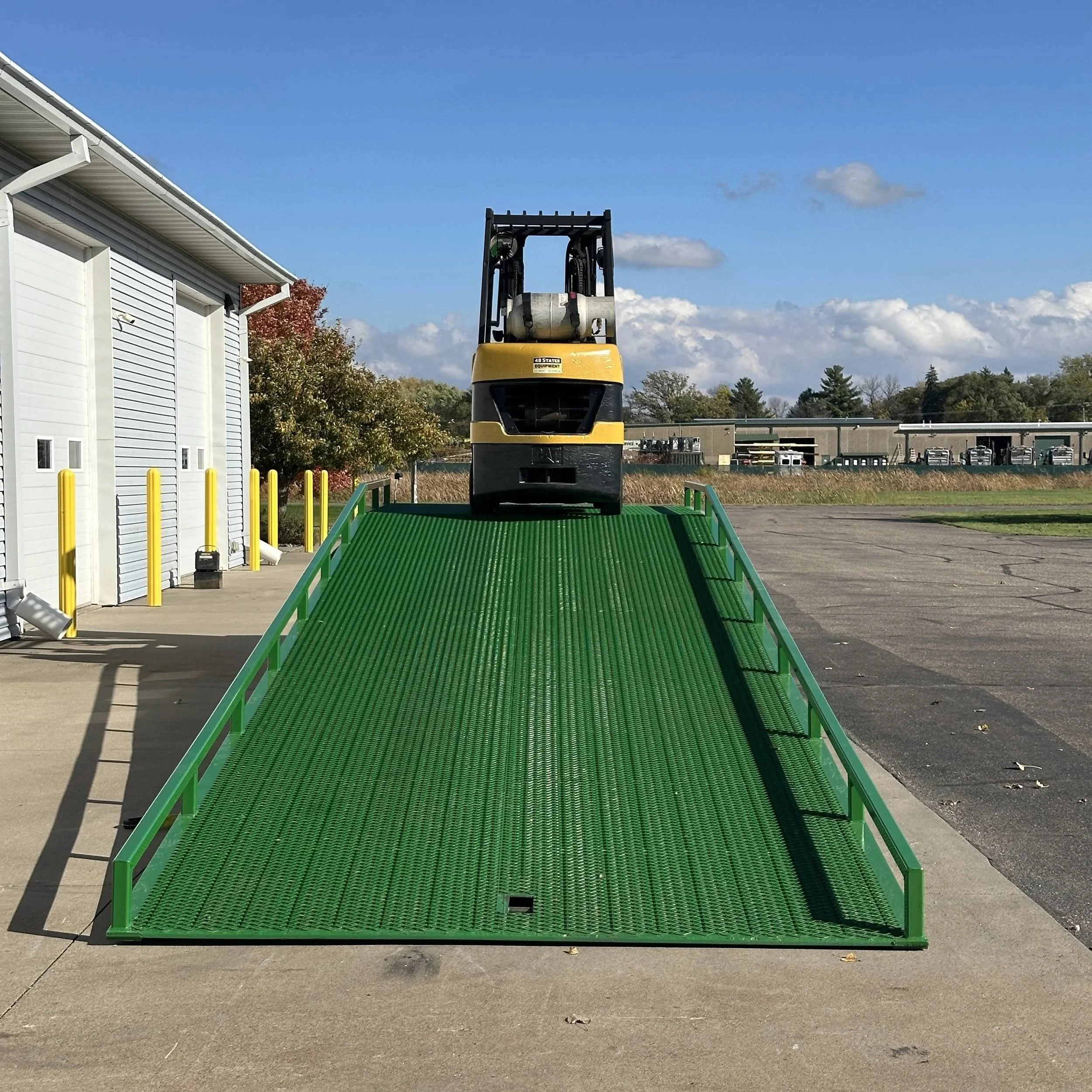 LQ32 Portable Yard Ramp — 48 States Equipment
