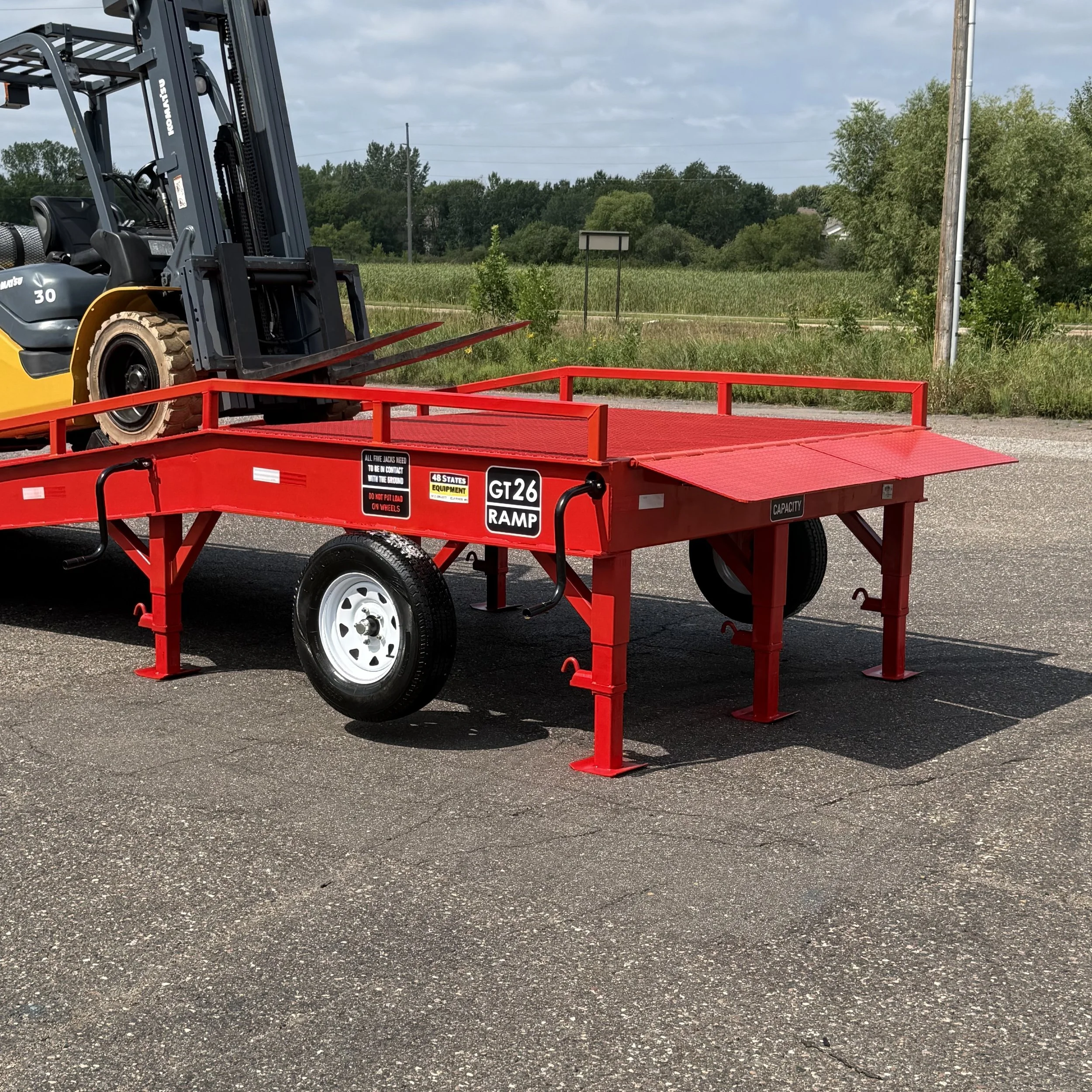 GT27 portable yard ramp for forklift loading and unloading
