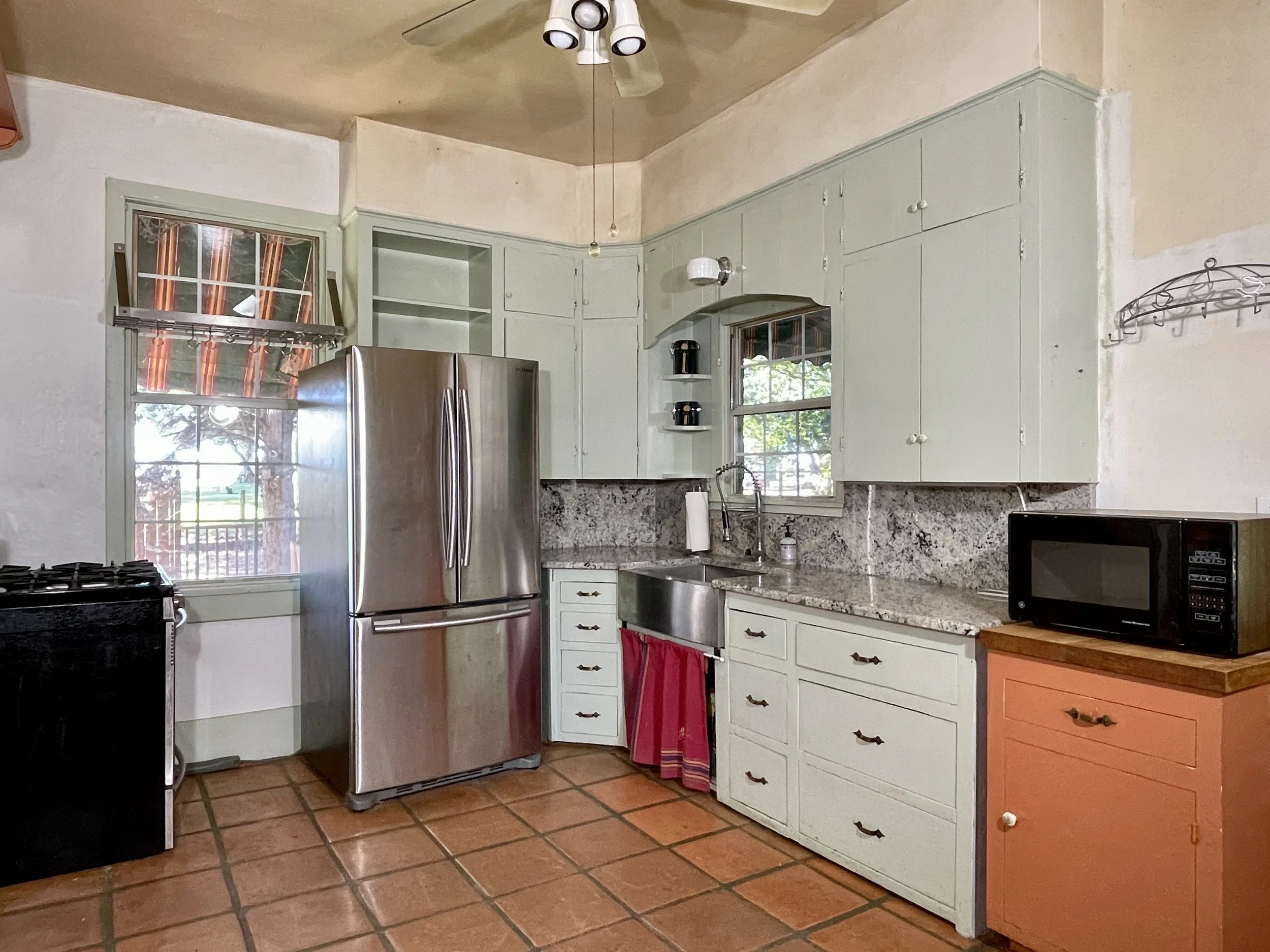 Interior Kitchen 2.jpg